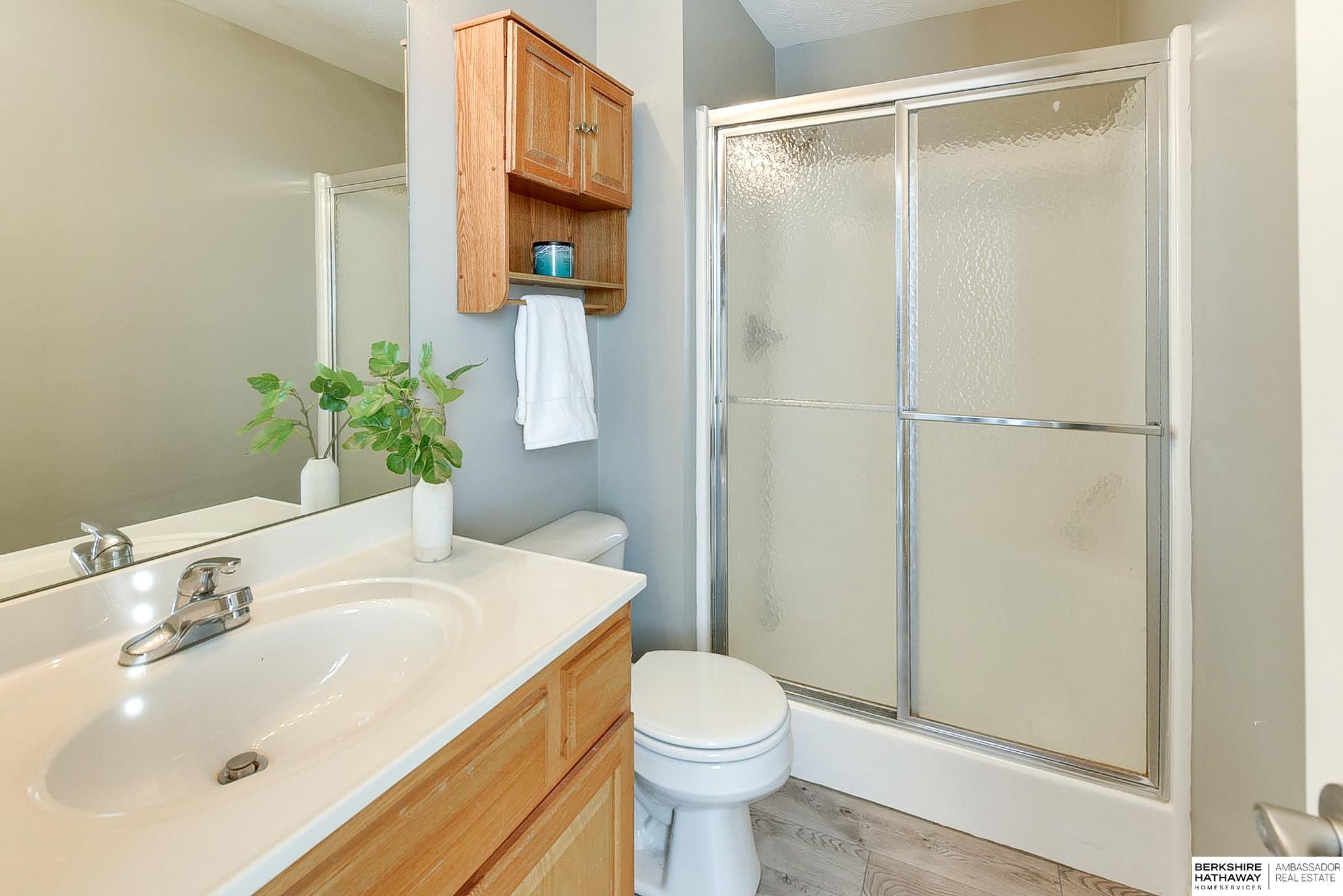 Omaha, Nebraska 68122, United States, 3 Bedrooms Bedrooms, ,2 BathroomsBathrooms,Residential,Pending,9442