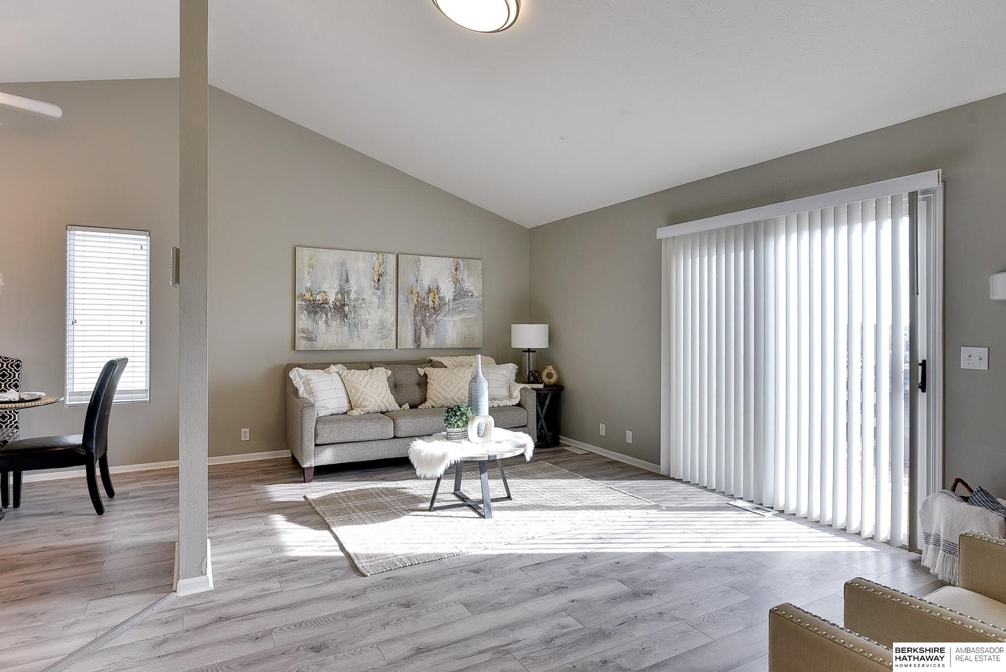 Omaha, Nebraska 68122, United States, 3 Bedrooms Bedrooms, ,2 BathroomsBathrooms,Residential,Pending,9442