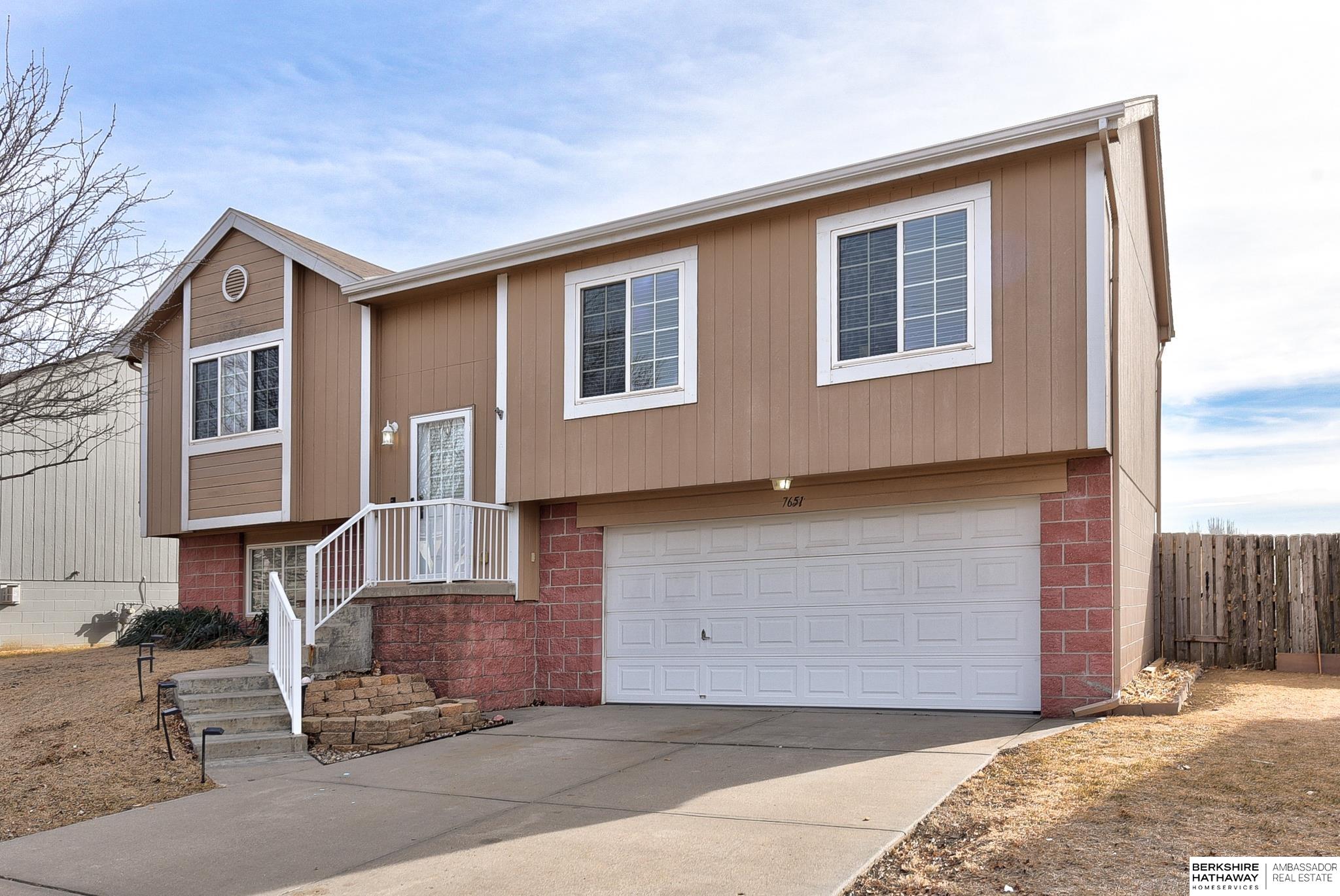 Omaha, Nebraska 68122, United States, 3 Bedrooms Bedrooms, ,2 BathroomsBathrooms,Residential,Pending,9442