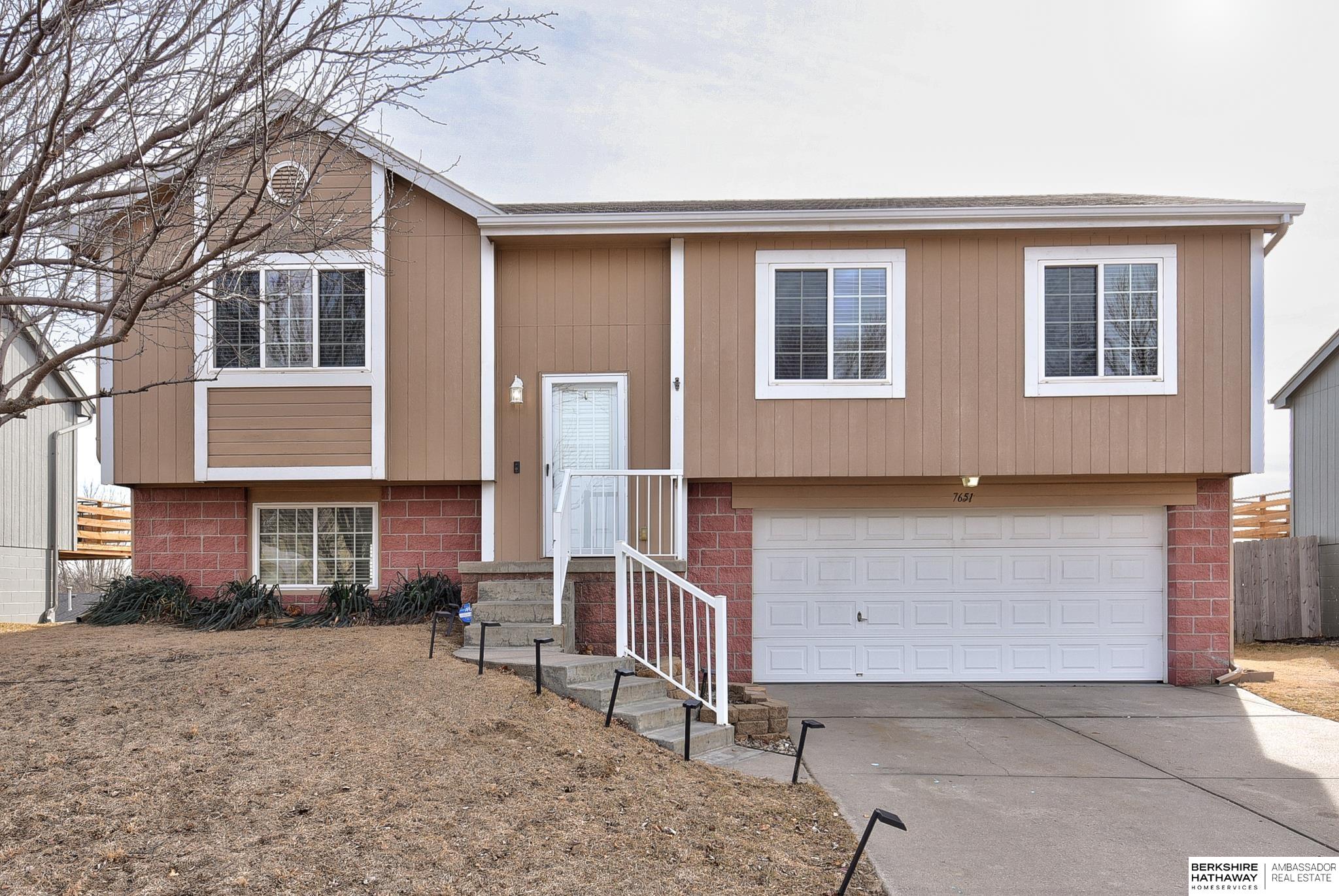 Omaha, Nebraska 68122, United States, 3 Bedrooms Bedrooms, ,2 BathroomsBathrooms,Residential,Pending,9442