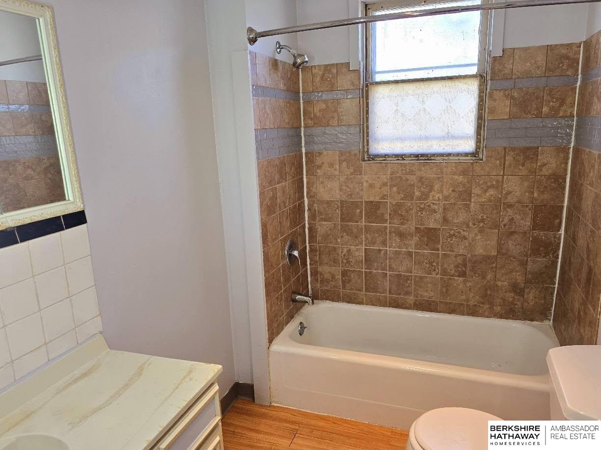 Lincoln, Nebraska 68503, United States, 3 Bedrooms Bedrooms, ,1 BathroomBathrooms,Residential,Active,93839