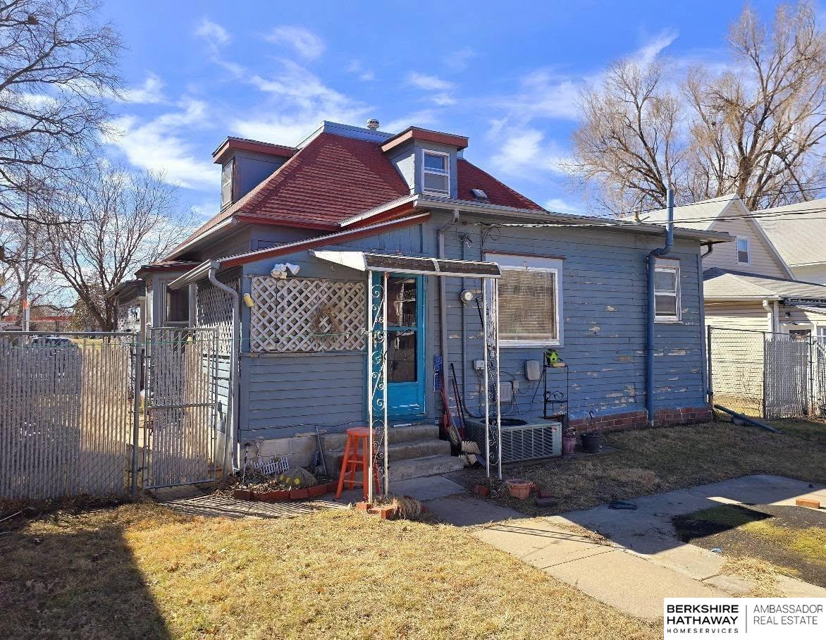 Lincoln, Nebraska 68503, United States, 3 Bedrooms Bedrooms, ,1 BathroomBathrooms,Residential,Active,93839