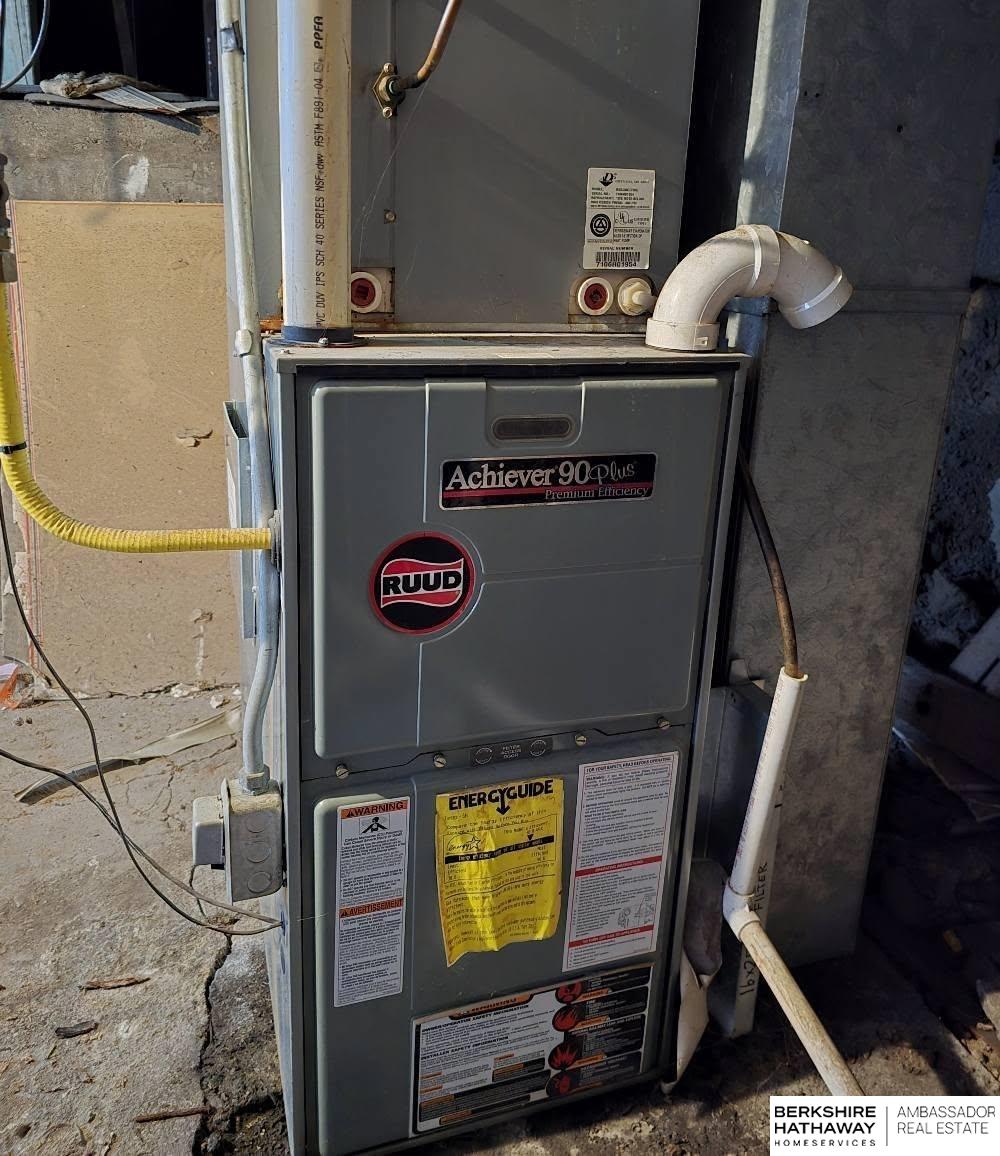 Lincoln, Nebraska 68503, United States, 3 Bedrooms Bedrooms, ,1 BathroomBathrooms,Residential,Active,93839