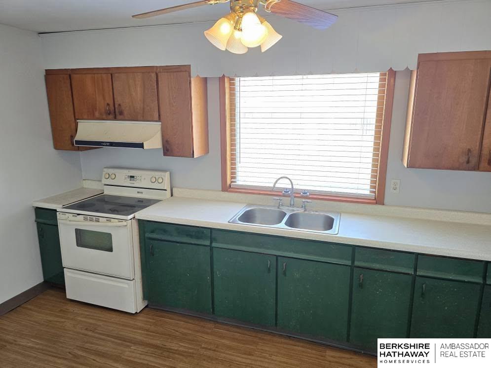 Lincoln, Nebraska 68503, United States, 3 Bedrooms Bedrooms, ,1 BathroomBathrooms,Residential,Active,93839