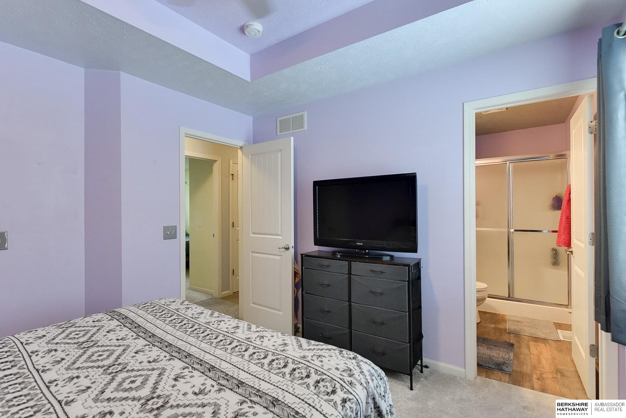 Omaha, Nebraska 68122, United States, 3 Bedrooms Bedrooms, ,2 BathroomsBathrooms,Residential,Pending,93443