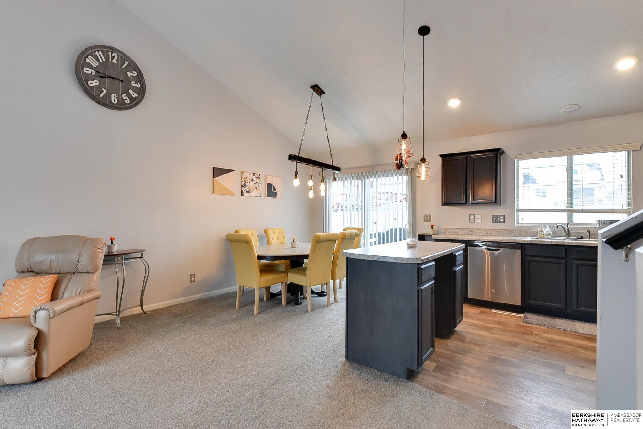 Omaha, Nebraska 68122, United States, 3 Bedrooms Bedrooms, ,2 BathroomsBathrooms,Residential,Pending,93443