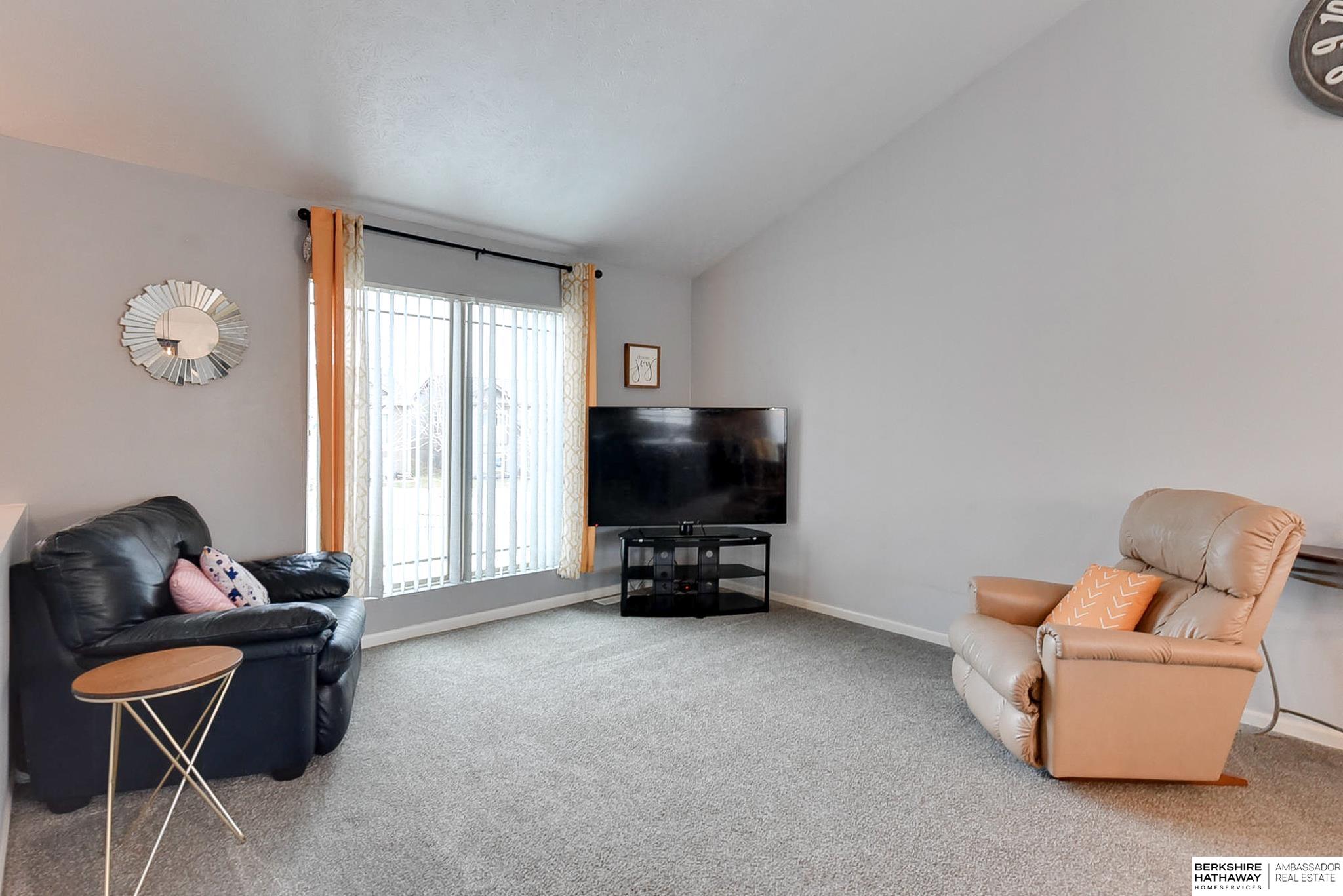 Omaha, Nebraska 68122, United States, 3 Bedrooms Bedrooms, ,2 BathroomsBathrooms,Residential,Pending,93443