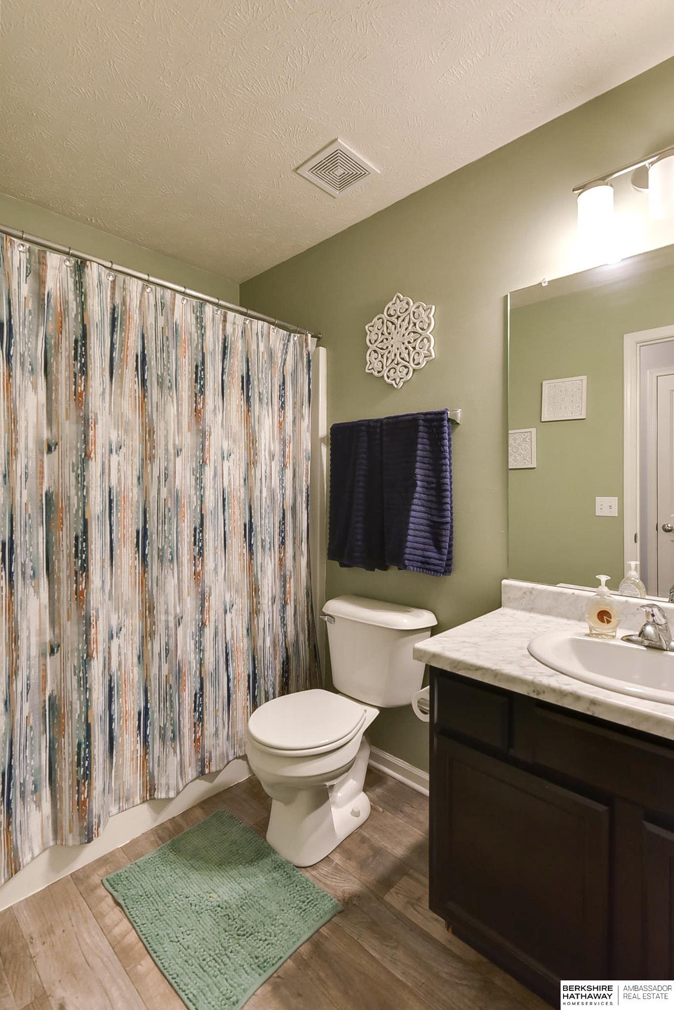 Omaha, Nebraska 68122, United States, 3 Bedrooms Bedrooms, ,2 BathroomsBathrooms,Residential,Pending,93443