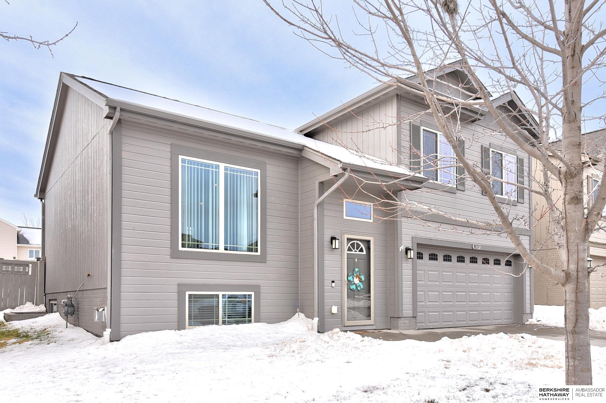 Omaha, Nebraska 68122, United States, 3 Bedrooms Bedrooms, ,2 BathroomsBathrooms,Residential,Pending,93443