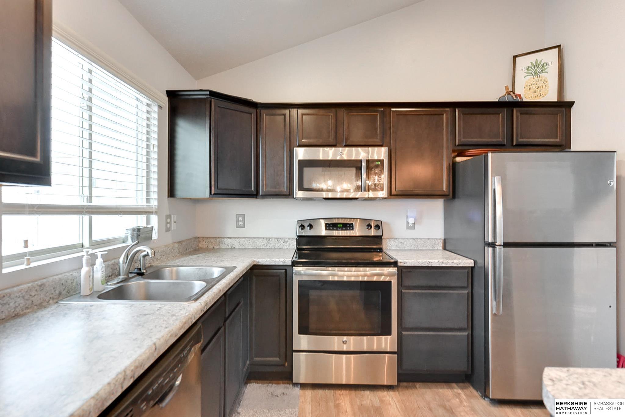 Omaha, Nebraska 68122, United States, 3 Bedrooms Bedrooms, ,2 BathroomsBathrooms,Residential,Pending,93443