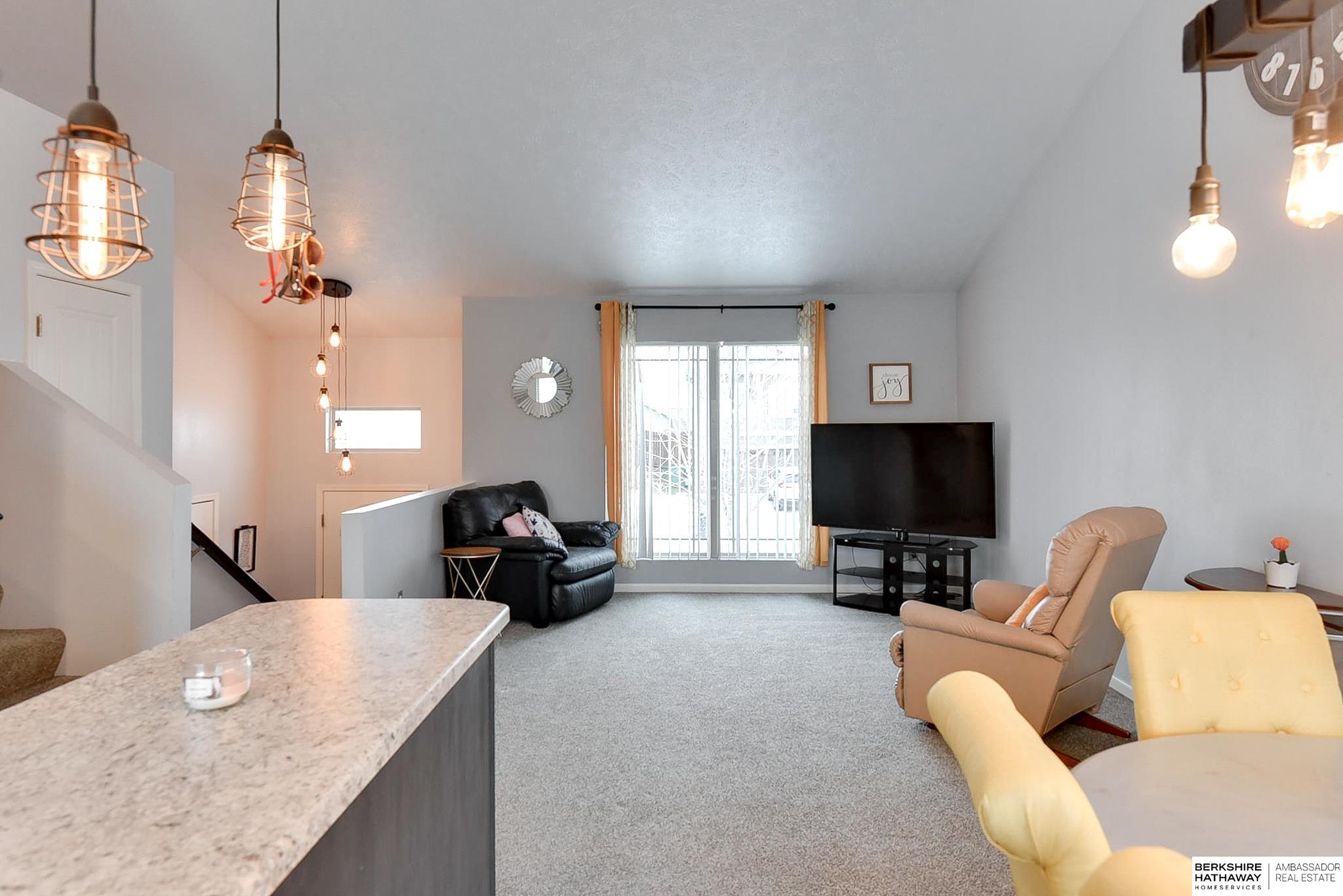 Omaha, Nebraska 68122, United States, 3 Bedrooms Bedrooms, ,2 BathroomsBathrooms,Residential,Pending,93443