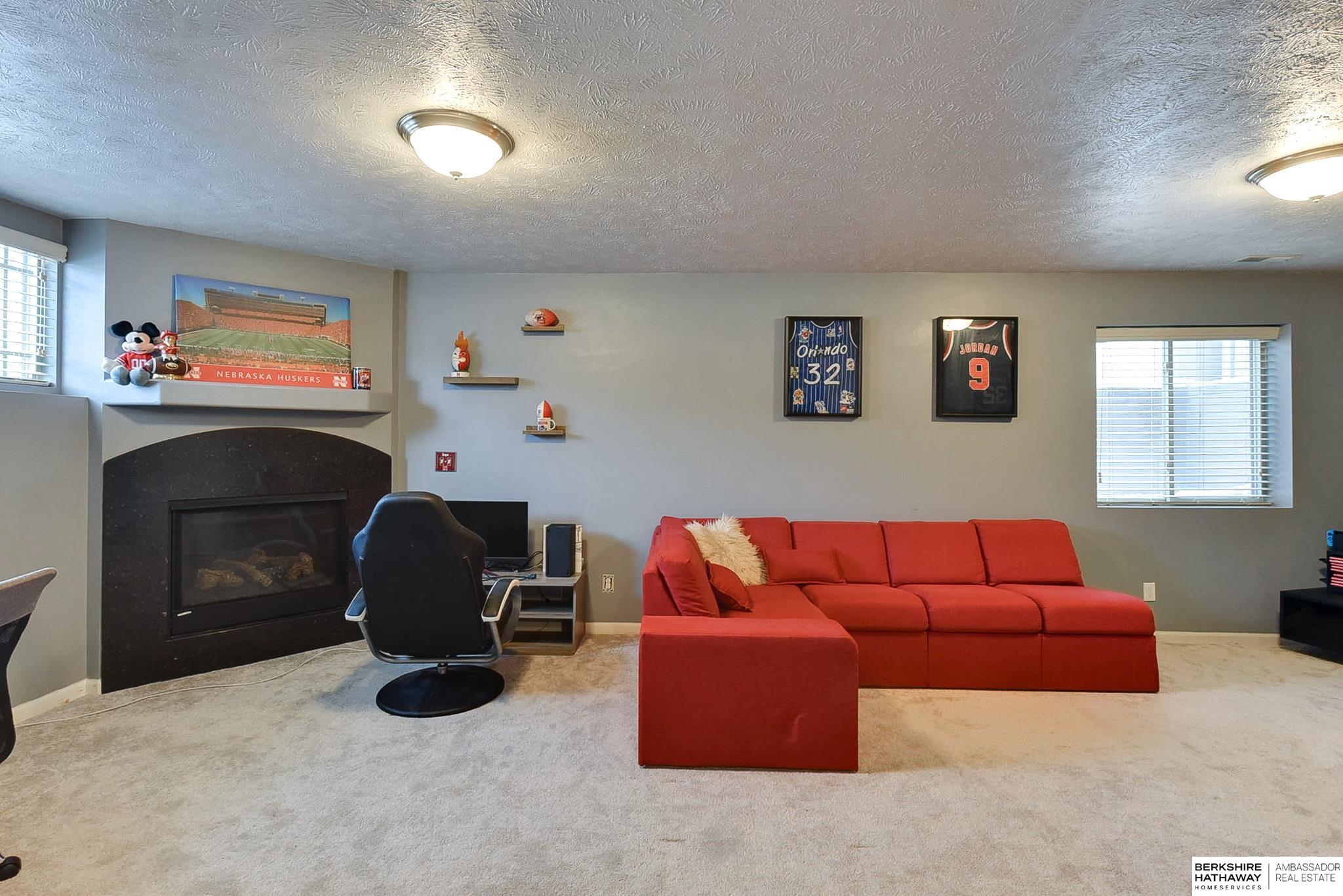 Omaha, Nebraska 68122, United States, 3 Bedrooms Bedrooms, ,2 BathroomsBathrooms,Residential,Pending,93443