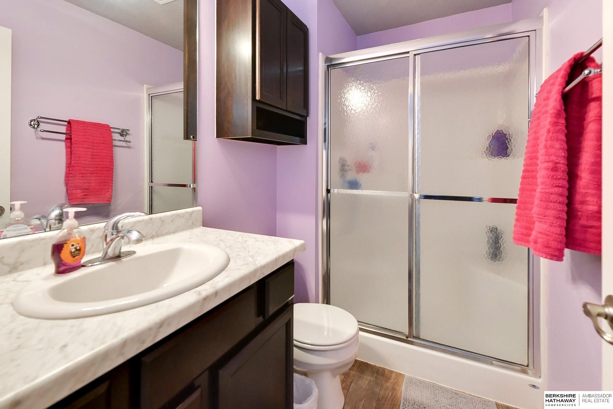 Omaha, Nebraska 68122, United States, 3 Bedrooms Bedrooms, ,2 BathroomsBathrooms,Residential,Pending,93443