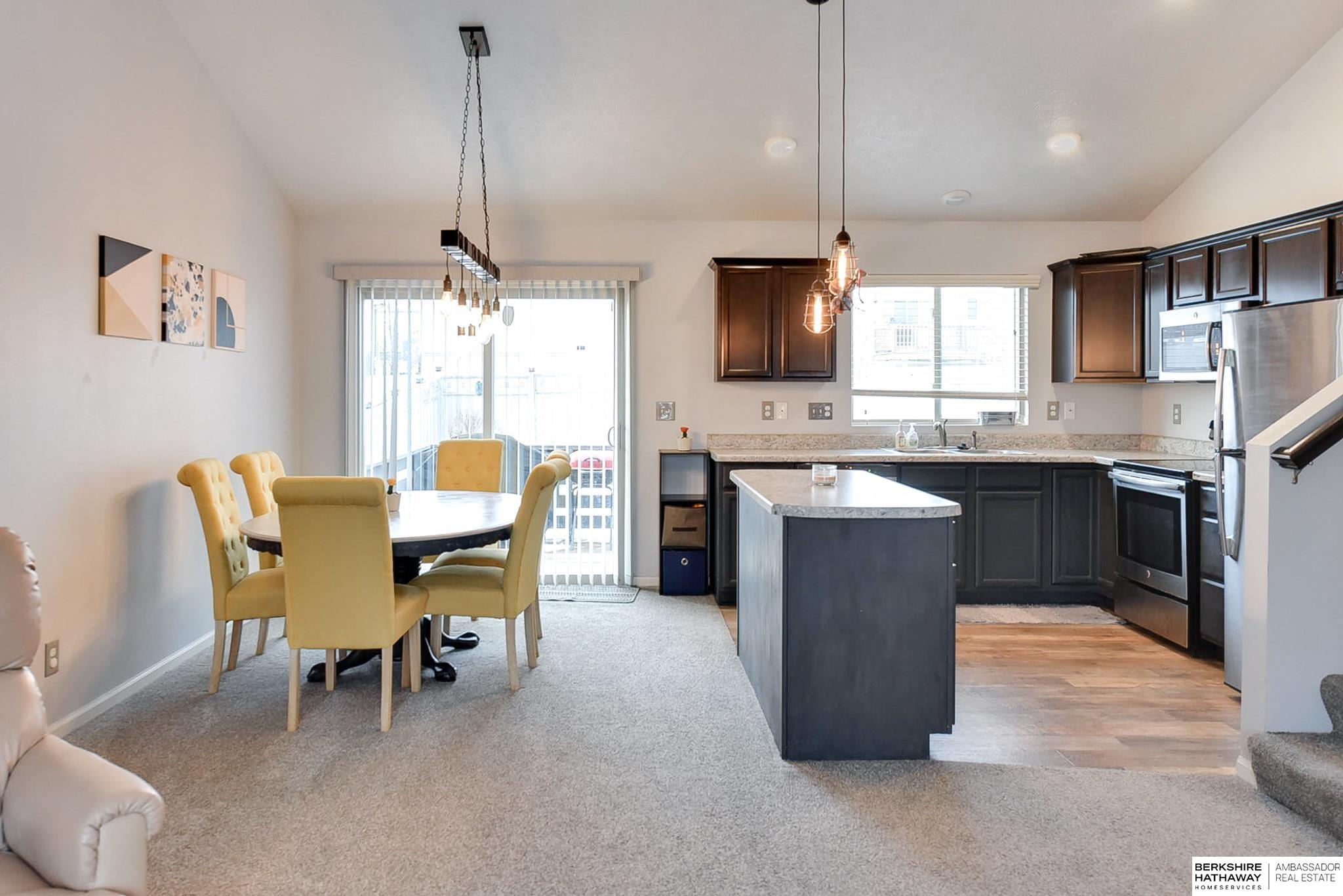 Omaha, Nebraska 68122, United States, 3 Bedrooms Bedrooms, ,2 BathroomsBathrooms,Residential,Pending,93443