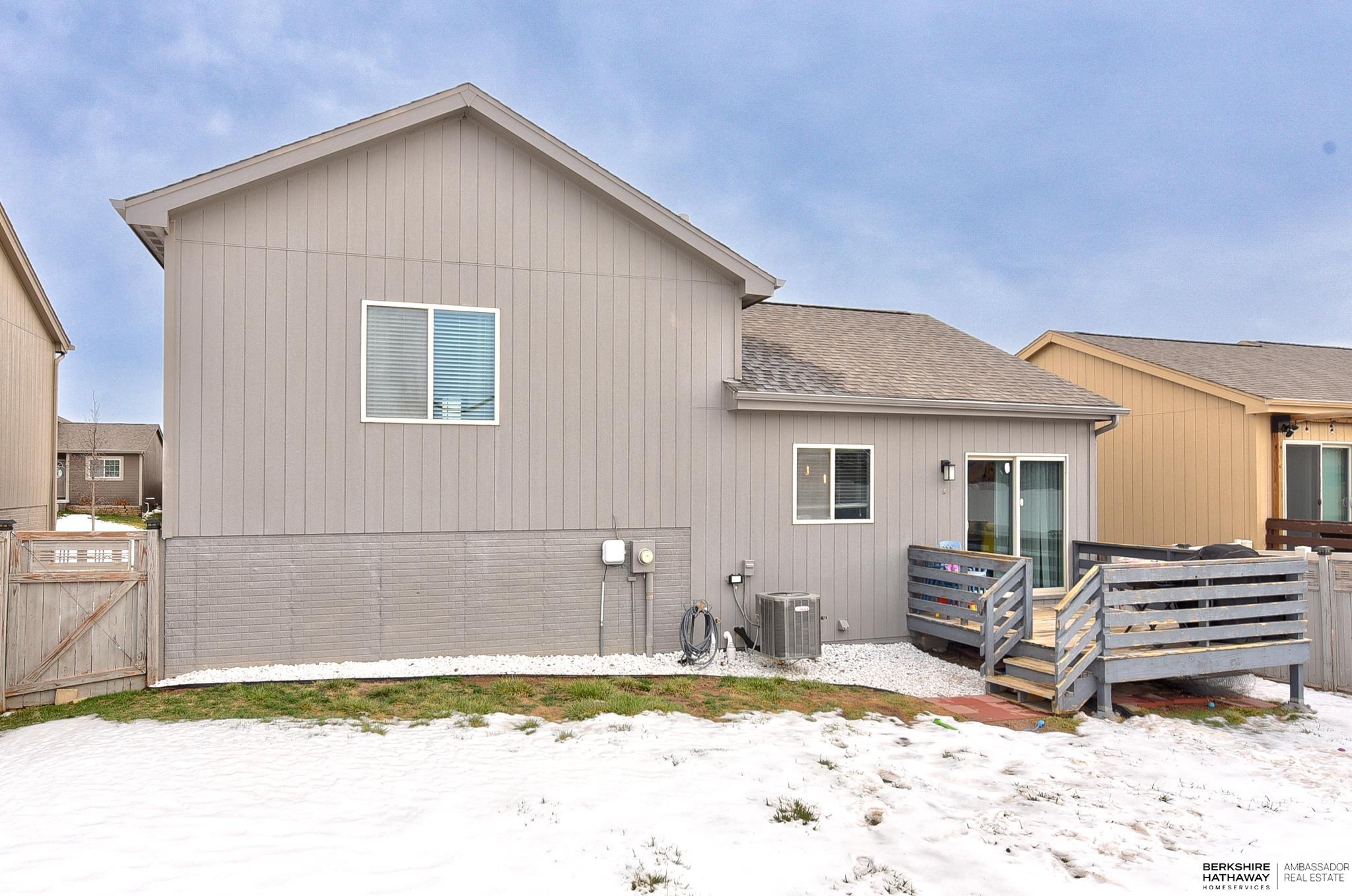 Omaha, Nebraska 68122, United States, 3 Bedrooms Bedrooms, ,2 BathroomsBathrooms,Residential,Pending,93443