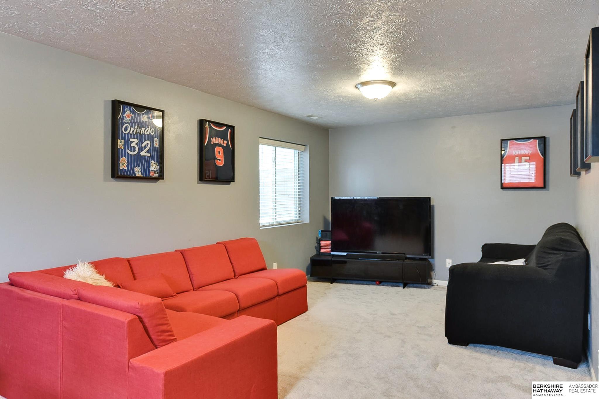 Omaha, Nebraska 68122, United States, 3 Bedrooms Bedrooms, ,2 BathroomsBathrooms,Residential,Pending,93443