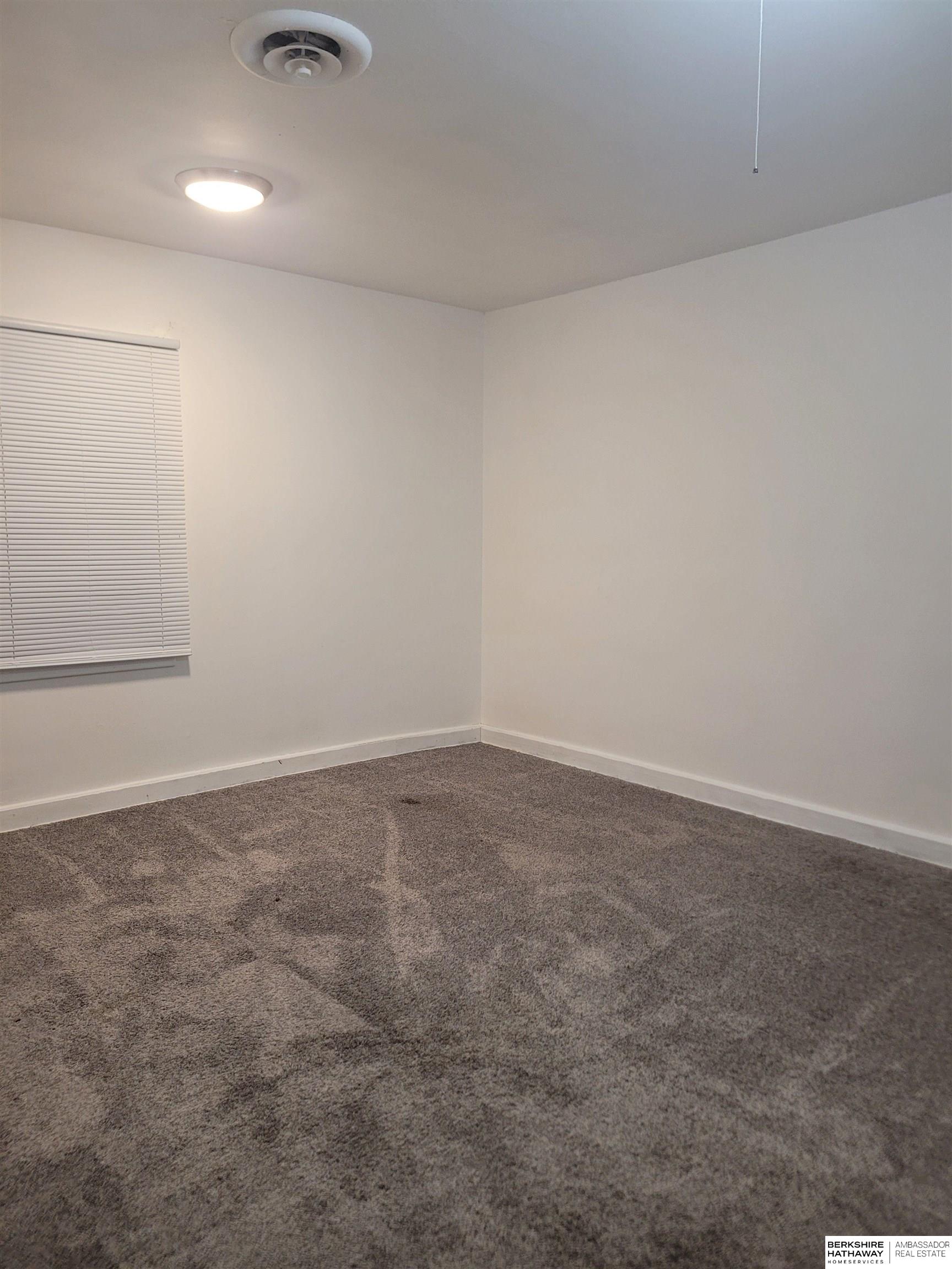 Omaha, Nebraska 68134, United States, 2 Bedrooms Bedrooms, ,1 BathroomBathrooms,Residential,Pending,86414