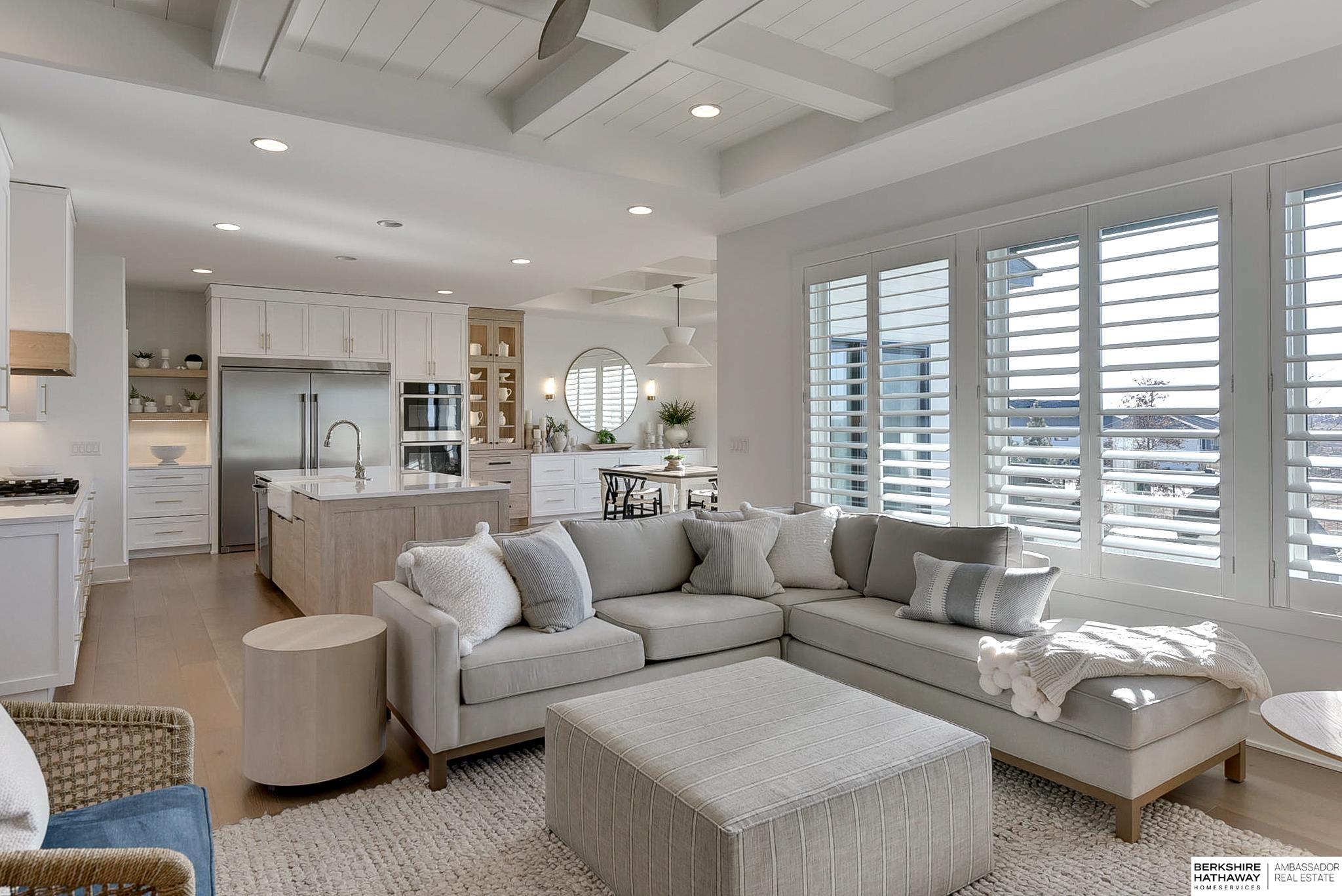 Omaha, Nebraska 68022, United States, 5 Bedrooms Bedrooms, ,4 BathroomsBathrooms,Residential,Pending,694