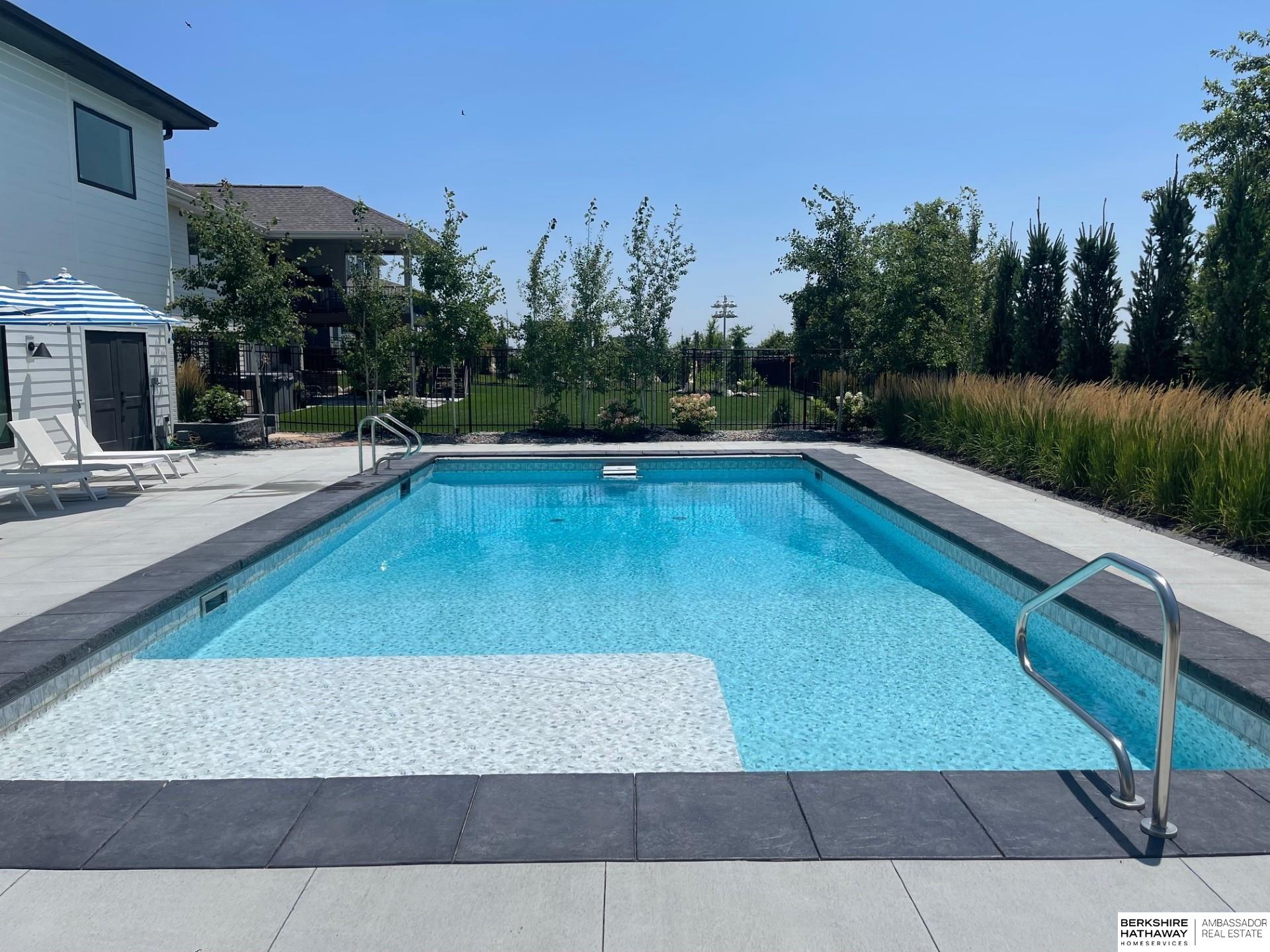 Omaha, Nebraska 68022, United States, 5 Bedrooms Bedrooms, ,4 BathroomsBathrooms,Residential,Pending,694