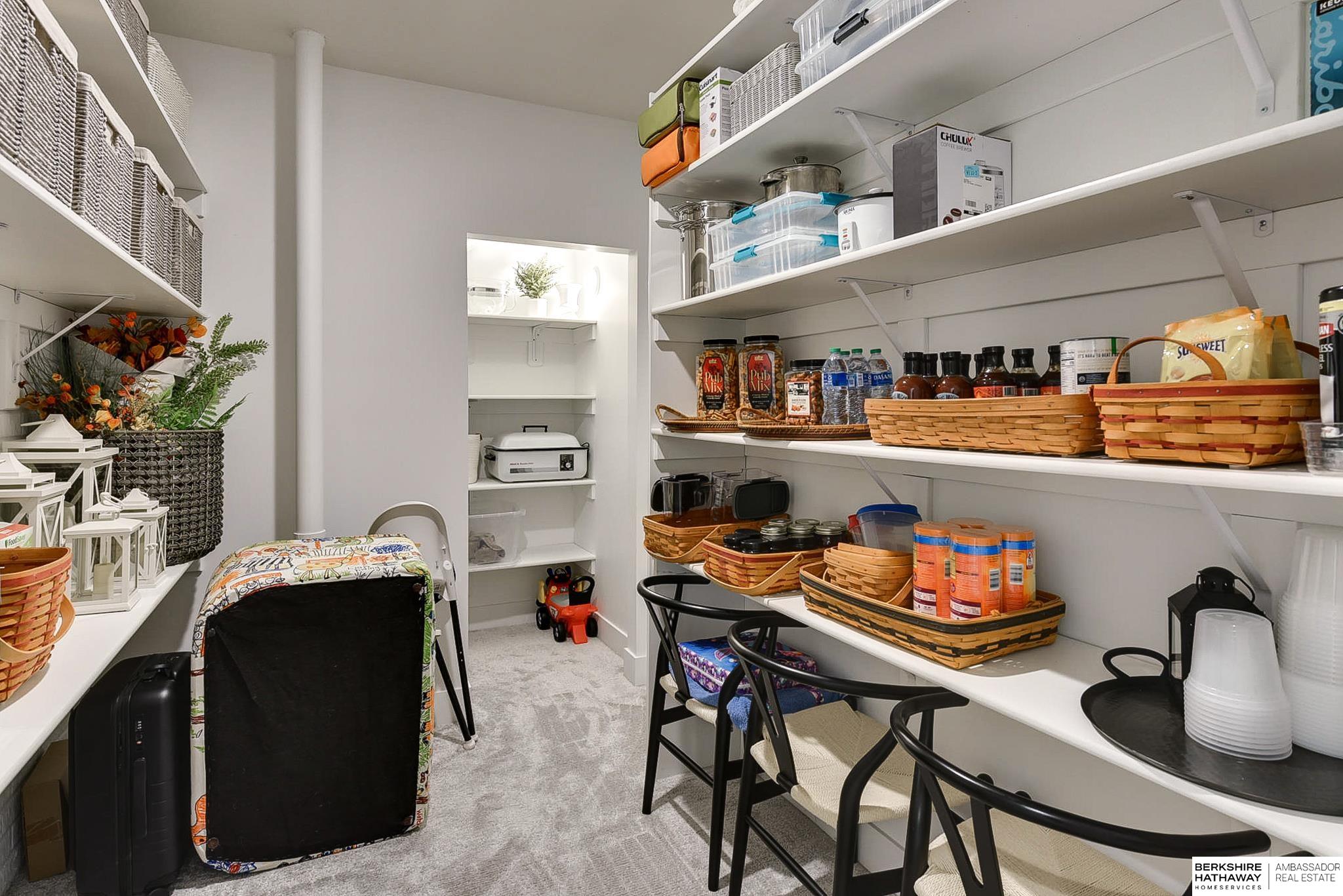 Omaha, Nebraska 68022, United States, 5 Bedrooms Bedrooms, ,4 BathroomsBathrooms,Residential,Pending,694