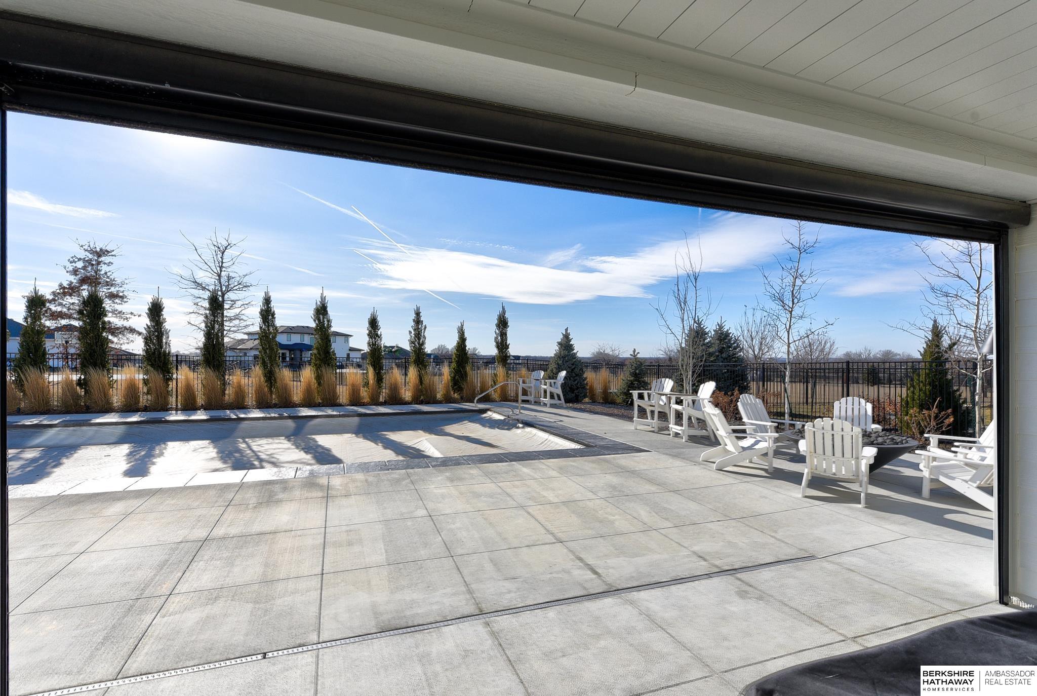 Omaha, Nebraska 68022, United States, 5 Bedrooms Bedrooms, ,4 BathroomsBathrooms,Residential,Pending,694