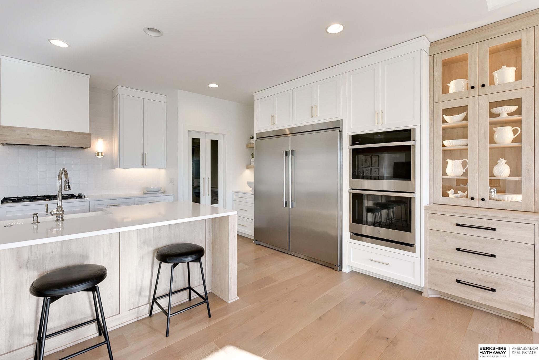 Omaha, Nebraska 68022, United States, 5 Bedrooms Bedrooms, ,4 BathroomsBathrooms,Residential,Pending,694