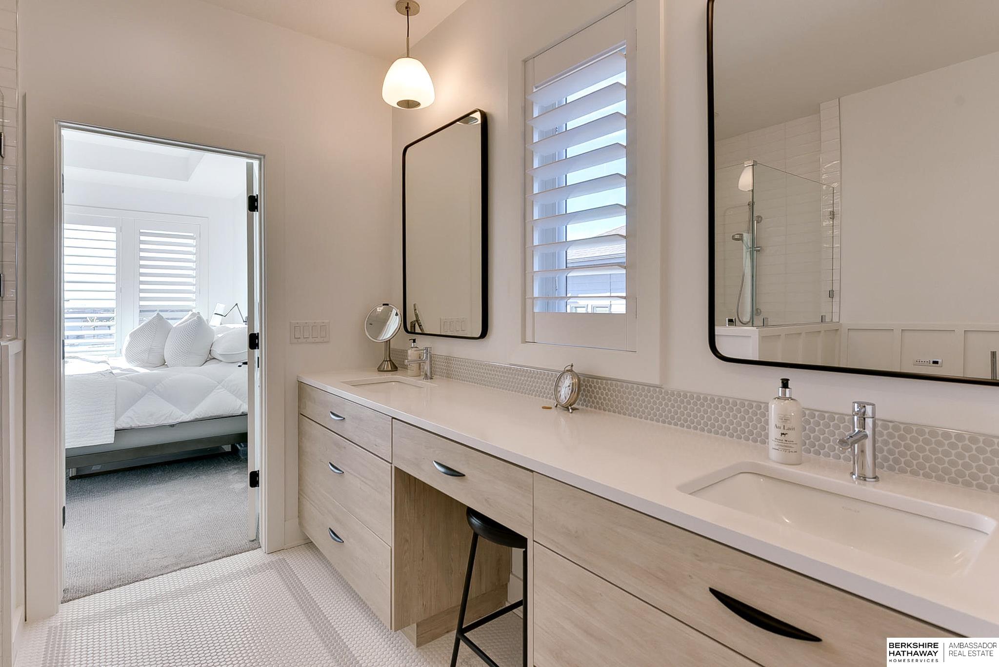 Omaha, Nebraska 68022, United States, 5 Bedrooms Bedrooms, ,4 BathroomsBathrooms,Residential,Pending,694