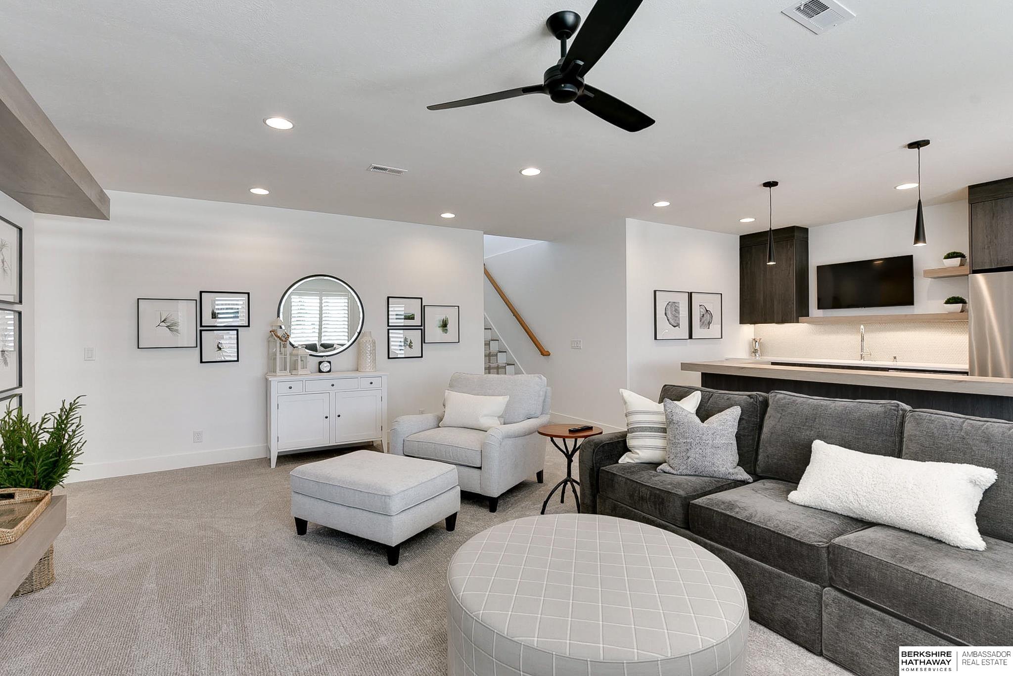 Omaha, Nebraska 68022, United States, 5 Bedrooms Bedrooms, ,4 BathroomsBathrooms,Residential,Pending,694