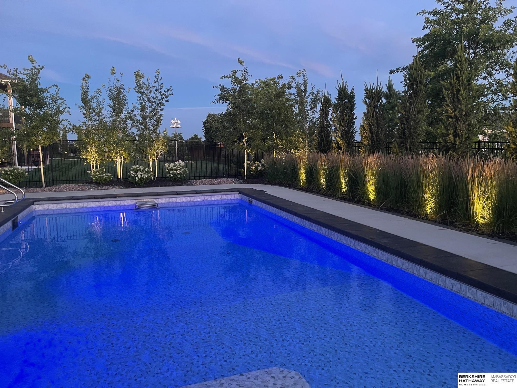 Omaha, Nebraska 68022, United States, 5 Bedrooms Bedrooms, ,4 BathroomsBathrooms,Residential,Pending,694