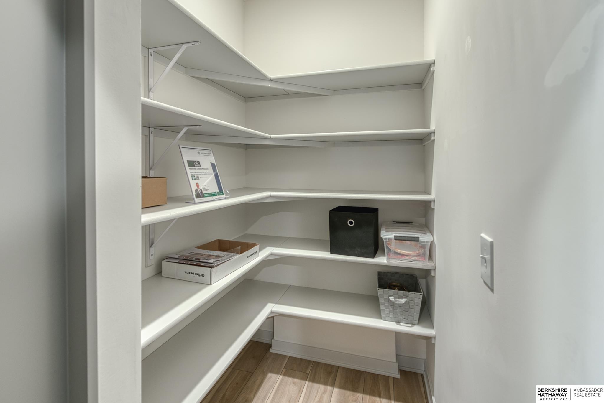 Bennington, Nebraska 68007, United States, 4 Bedrooms Bedrooms, ,3 BathroomsBathrooms,Residential,Active,52693