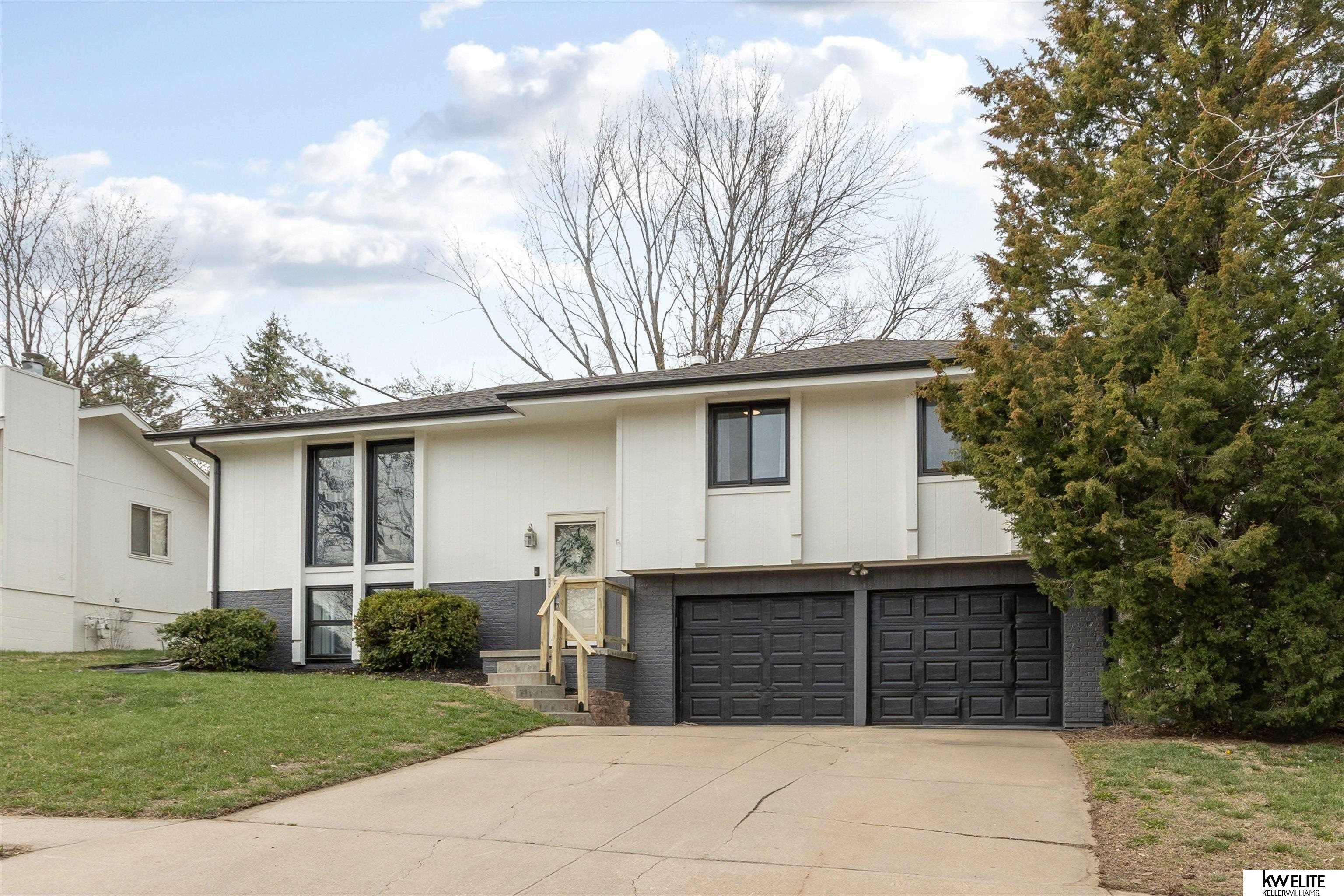 Omaha, Nebraska 68164, United States, 3 Bedrooms Bedrooms, ,3 BathroomsBathrooms,Residential,Pending,106971