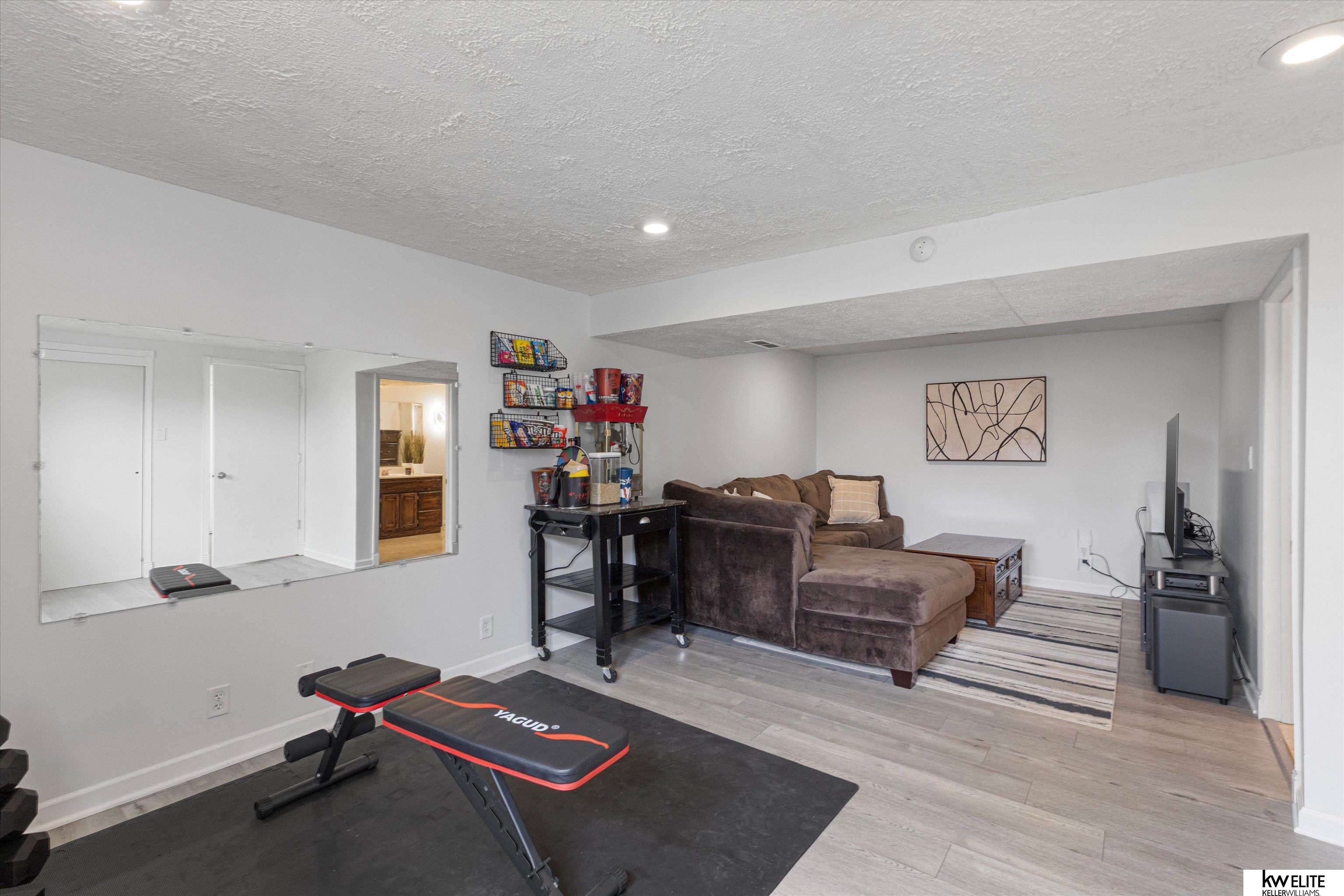 Omaha, Nebraska 68164, United States, 3 Bedrooms Bedrooms, ,3 BathroomsBathrooms,Residential,Pending,106971