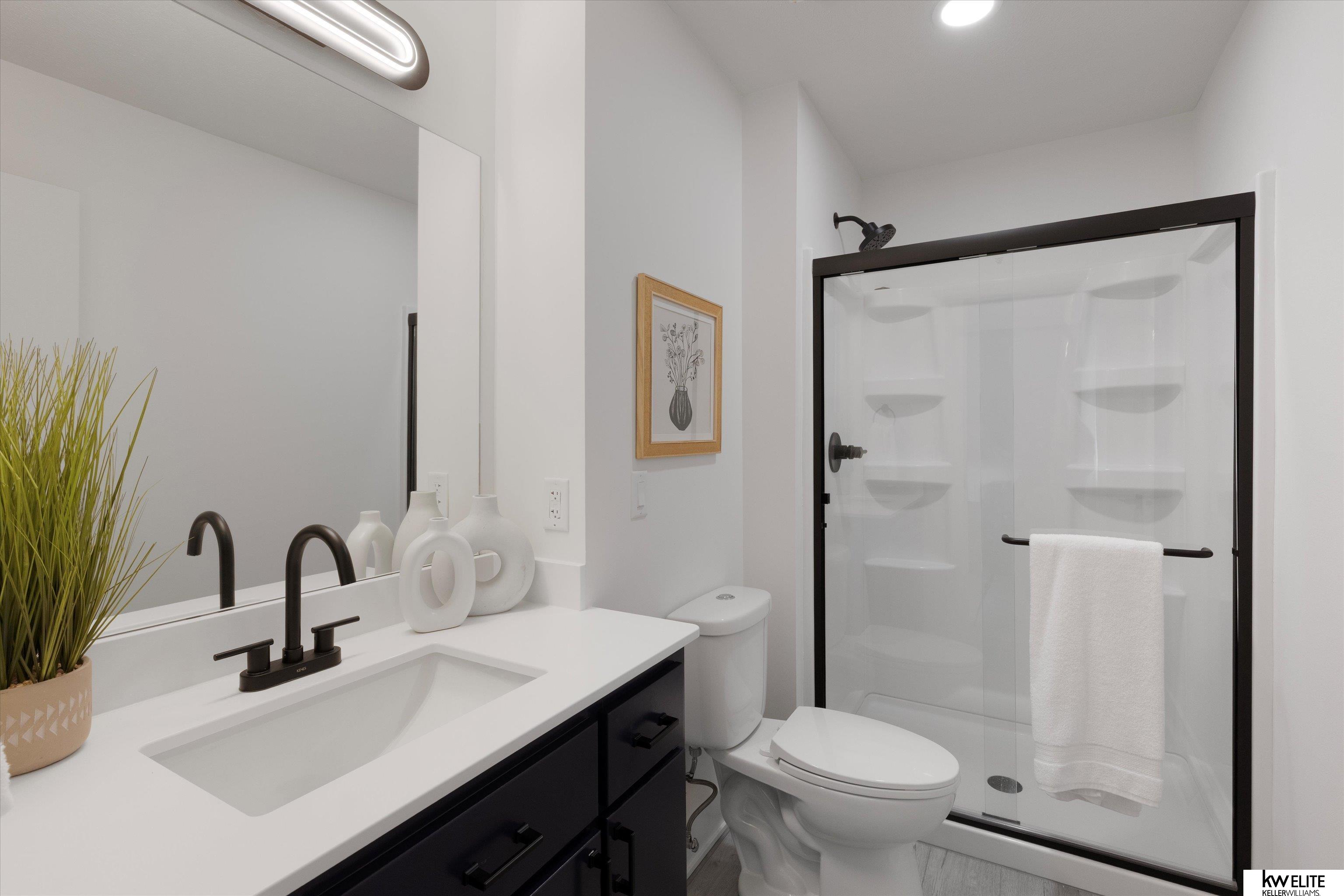 Omaha, Nebraska 68164, United States, 3 Bedrooms Bedrooms, ,3 BathroomsBathrooms,Residential,Pending,106971