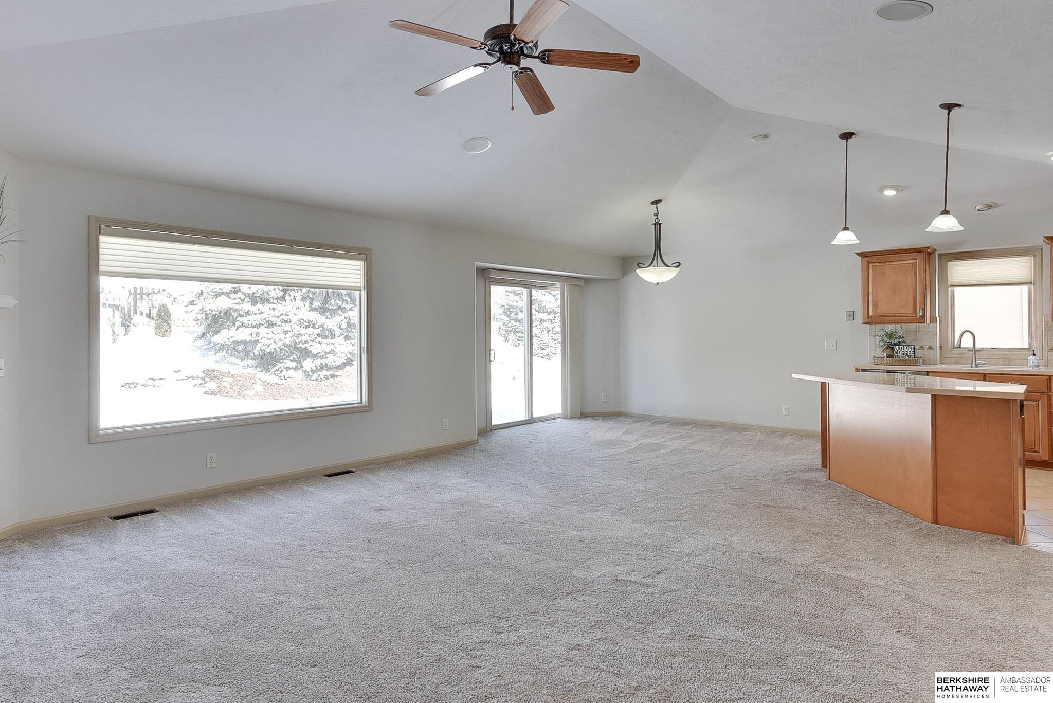 Omaha, Nebraska 68164, United States, 2 Bedrooms Bedrooms, ,2 BathroomsBathrooms,Residential,Active,437