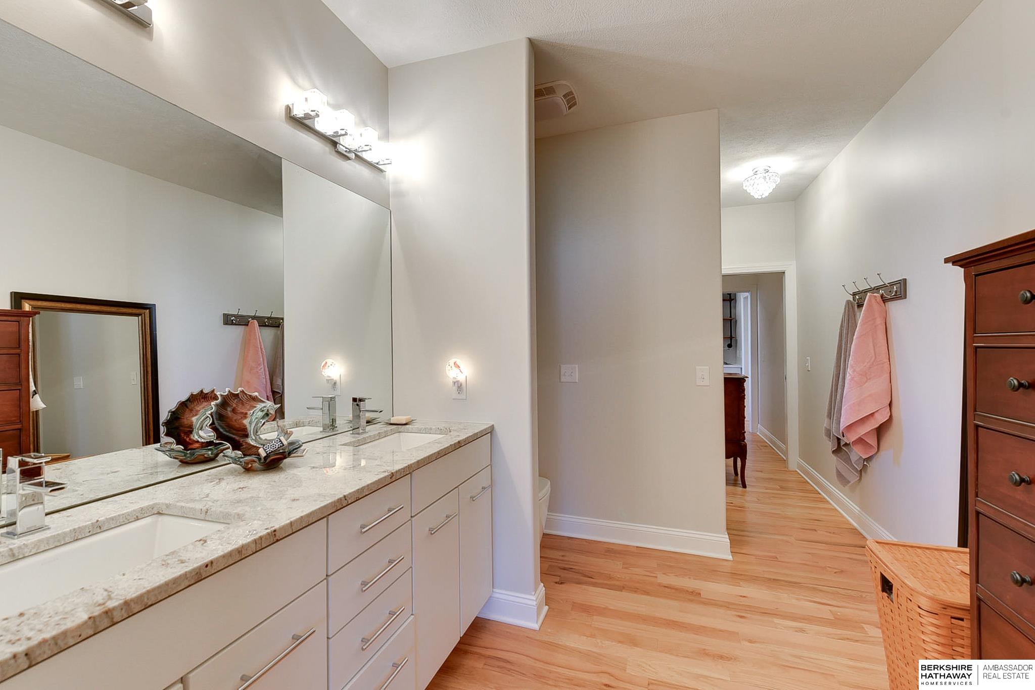 Omaha, Nebraska 68135, United States, 3 Bedrooms Bedrooms, ,3 BathroomsBathrooms,Residential,Active,7679