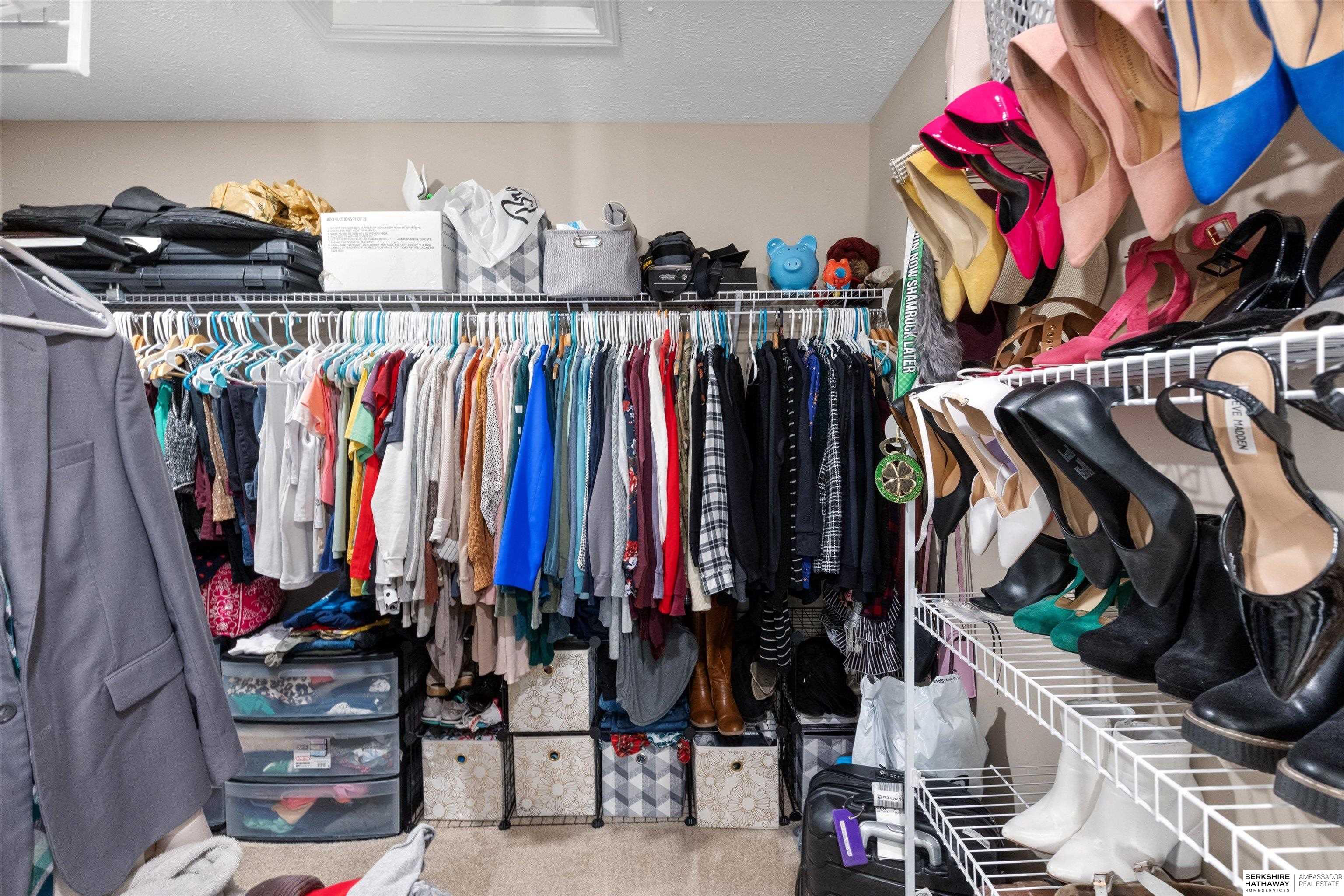 Omaha, Nebraska 68136, United States, 5 Bedrooms Bedrooms, ,3 BathroomsBathrooms,Residential,Pending,107950