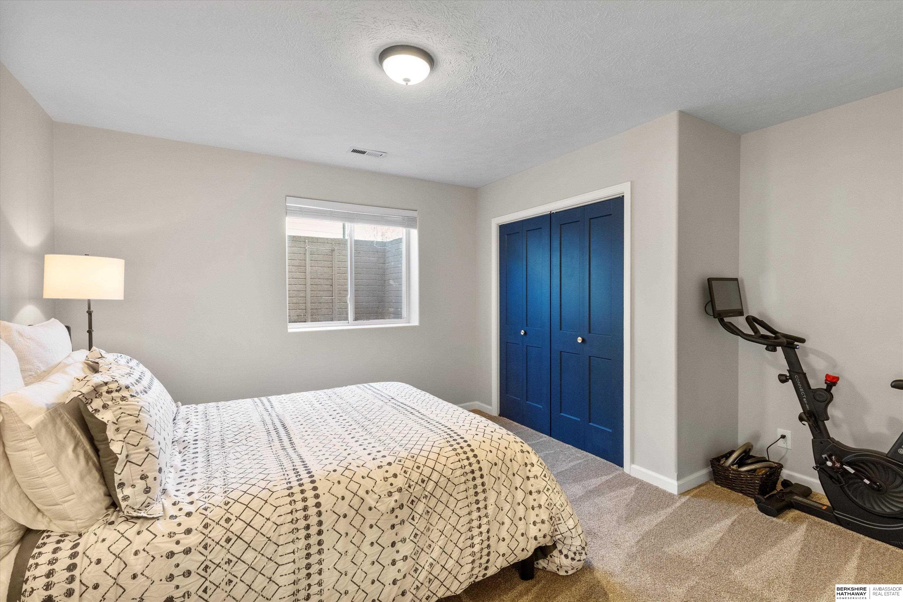 Omaha, Nebraska 68136, United States, 5 Bedrooms Bedrooms, ,3 BathroomsBathrooms,Residential,Pending,107950