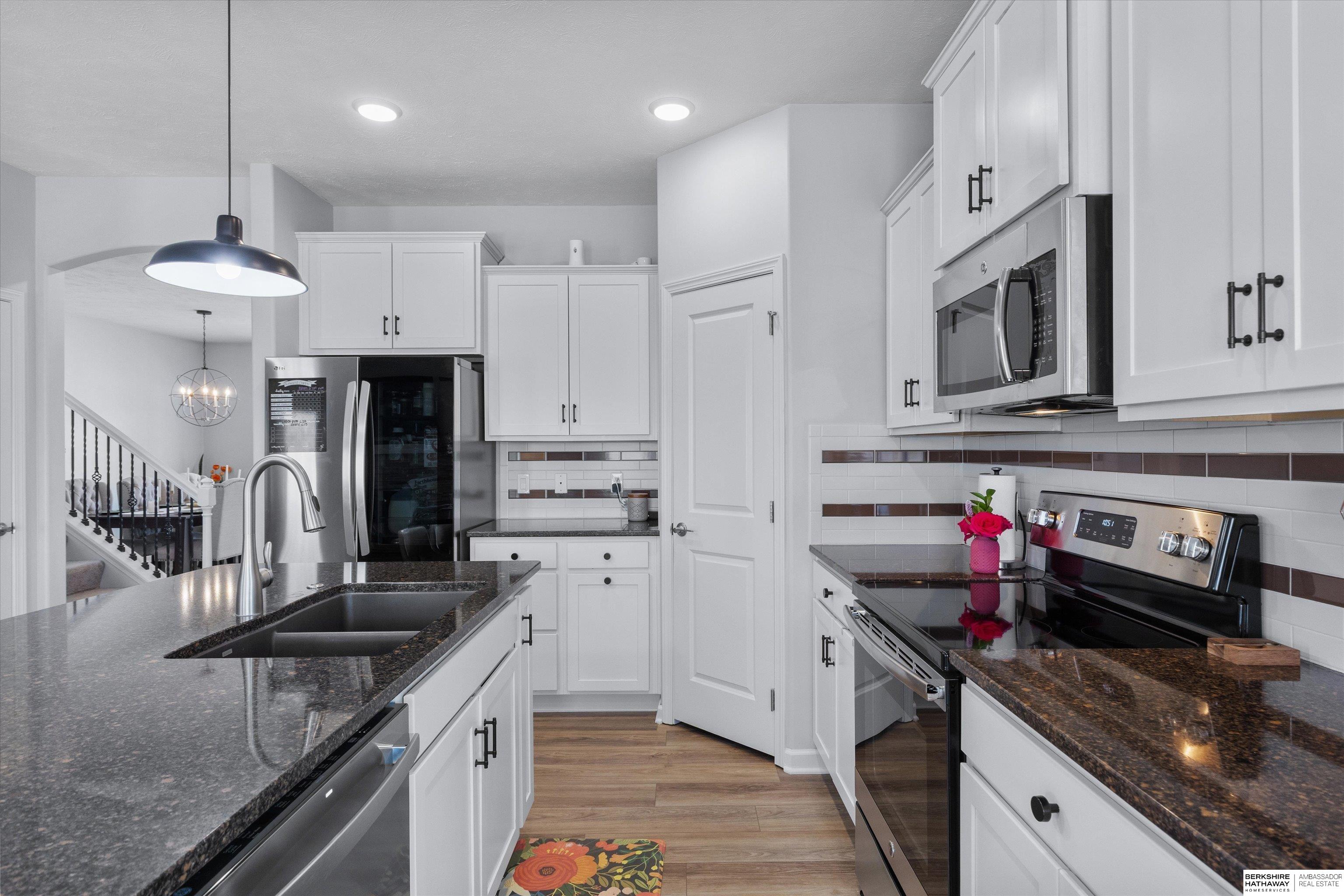 Omaha, Nebraska 68136, United States, 5 Bedrooms Bedrooms, ,3 BathroomsBathrooms,Residential,Pending,107950