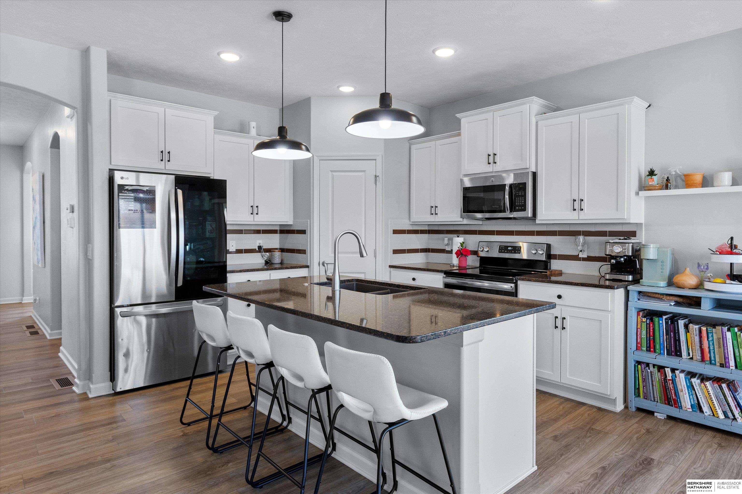 Omaha, Nebraska 68136, United States, 5 Bedrooms Bedrooms, ,3 BathroomsBathrooms,Residential,Pending,107950