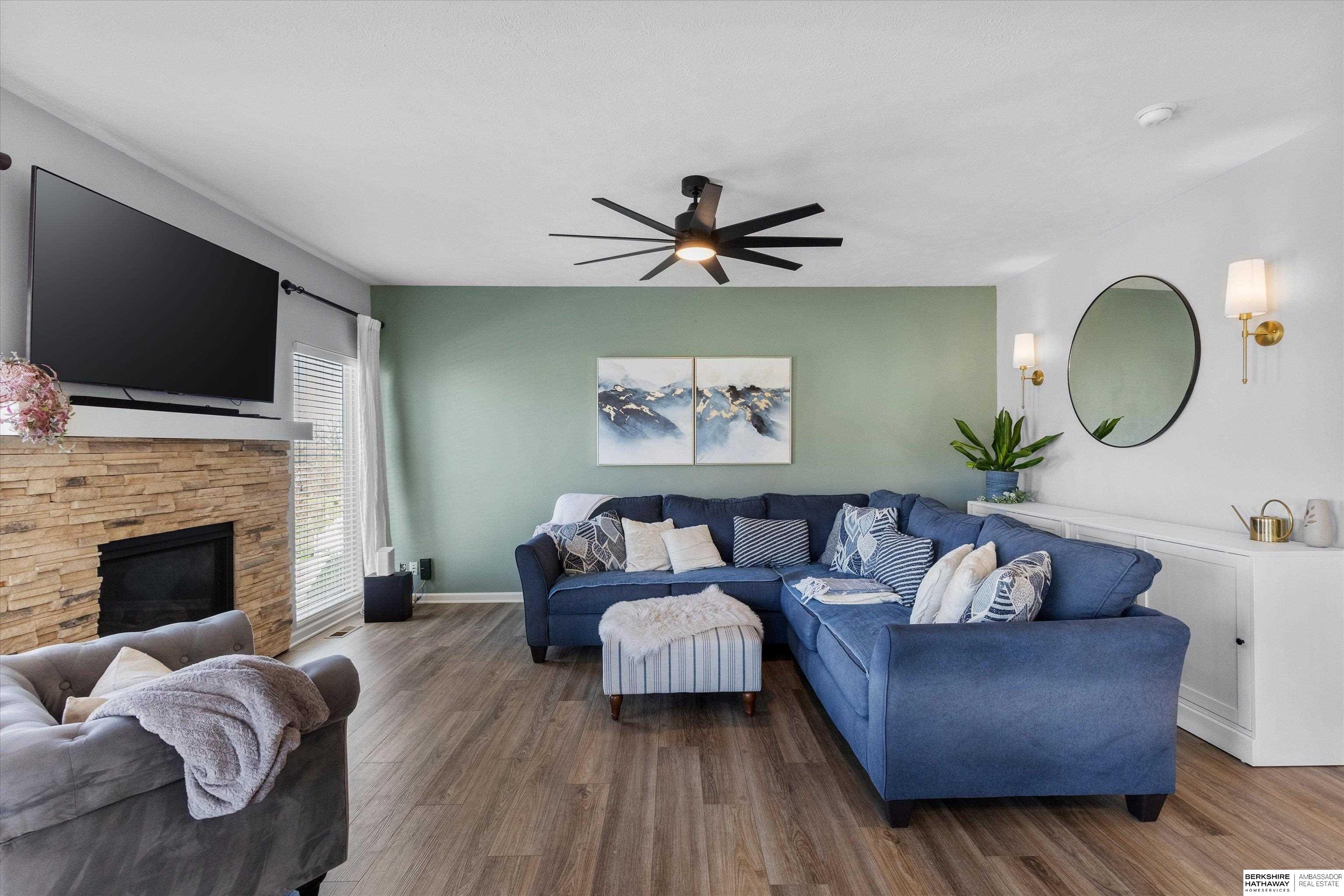 Omaha, Nebraska 68136, United States, 5 Bedrooms Bedrooms, ,3 BathroomsBathrooms,Residential,Pending,107950