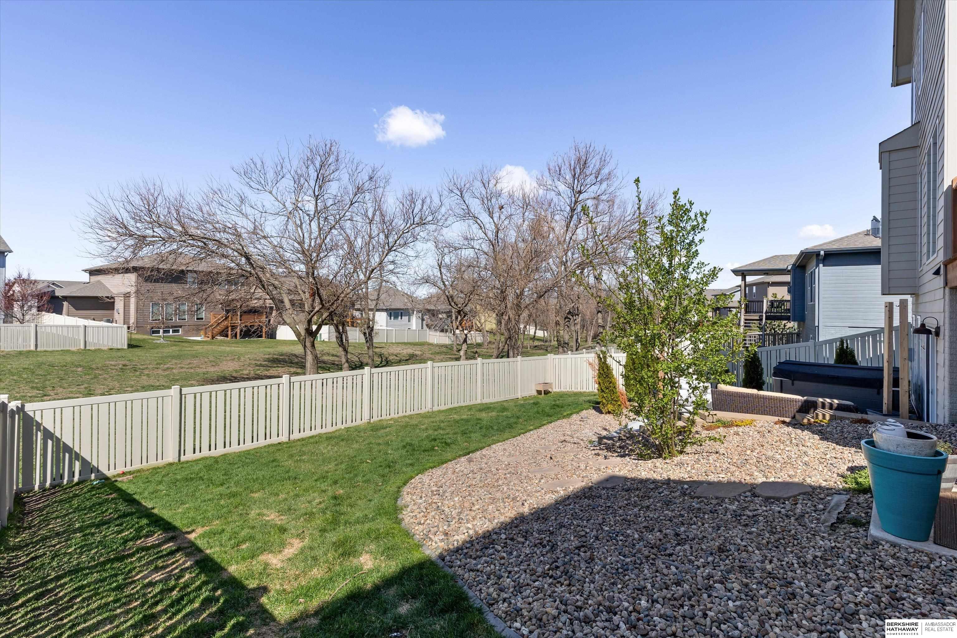 Omaha, Nebraska 68136, United States, 5 Bedrooms Bedrooms, ,3 BathroomsBathrooms,Residential,Pending,107950