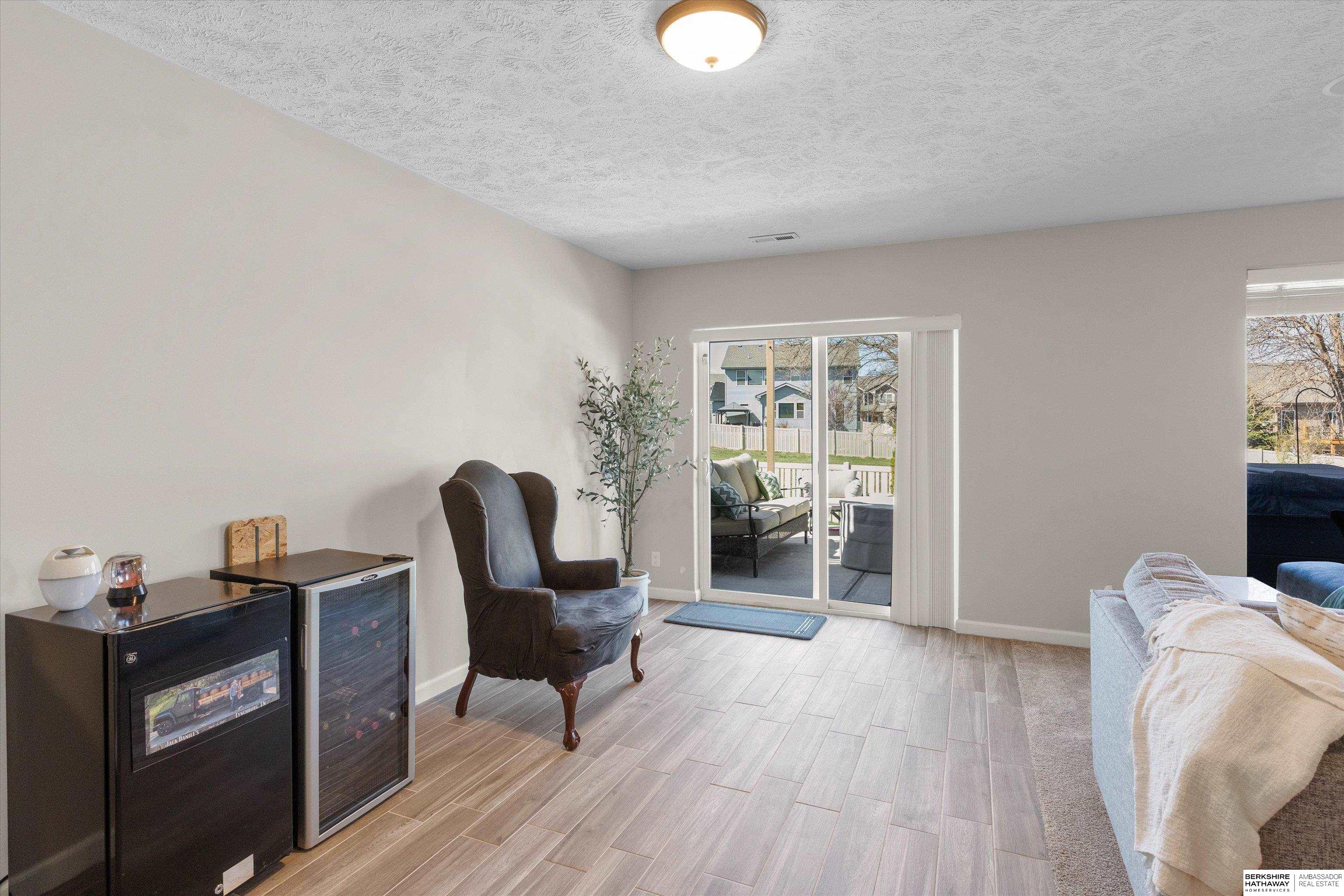 Omaha, Nebraska 68136, United States, 5 Bedrooms Bedrooms, ,3 BathroomsBathrooms,Residential,Pending,107950