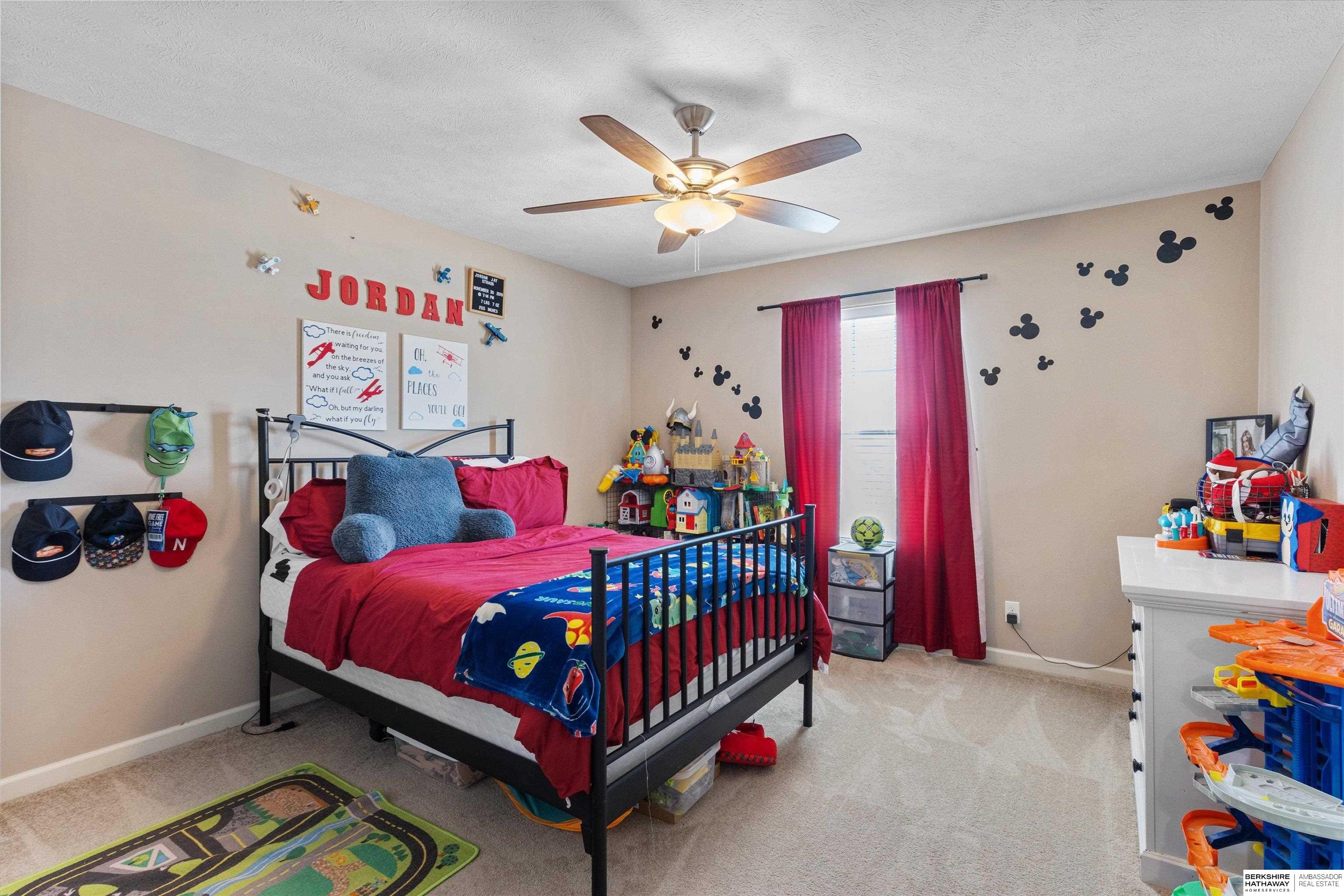 Omaha, Nebraska 68136, United States, 5 Bedrooms Bedrooms, ,3 BathroomsBathrooms,Residential,Pending,107950