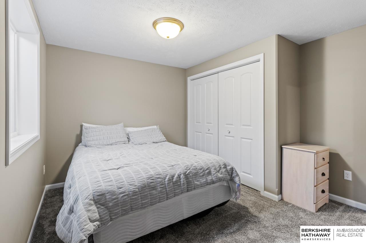 Omaha, Nebraska 68022, United States, 5 Bedrooms Bedrooms, ,4 BathroomsBathrooms,Residential,Active,83217