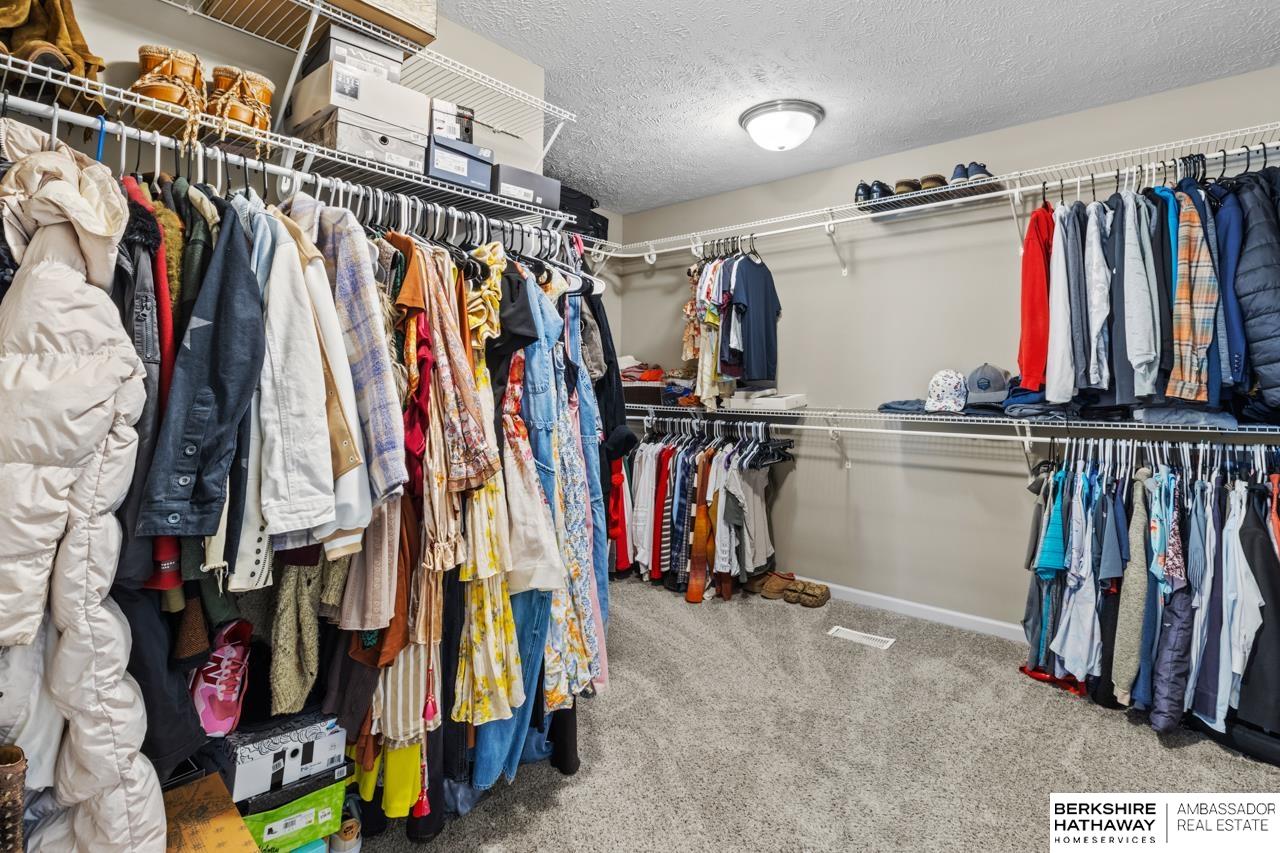 Omaha, Nebraska 68022, United States, 5 Bedrooms Bedrooms, ,4 BathroomsBathrooms,Residential,Active,83217