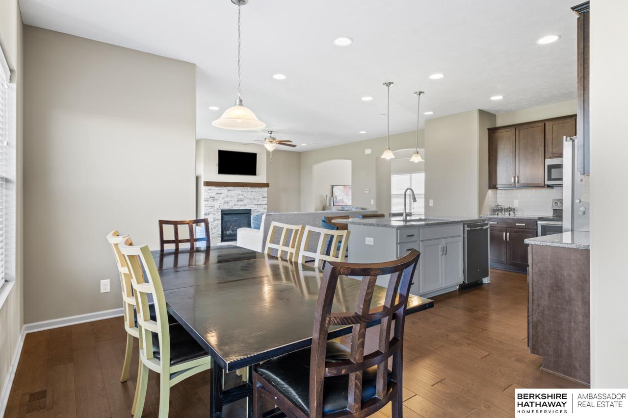 Omaha, Nebraska 68022, United States, 5 Bedrooms Bedrooms, ,4 BathroomsBathrooms,Residential,Active,83217