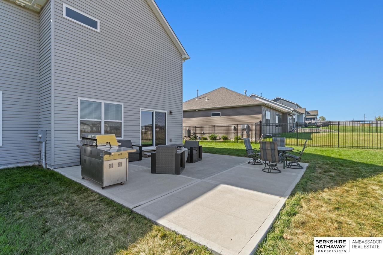 Omaha, Nebraska 68022, United States, 5 Bedrooms Bedrooms, ,4 BathroomsBathrooms,Residential,Active,83217