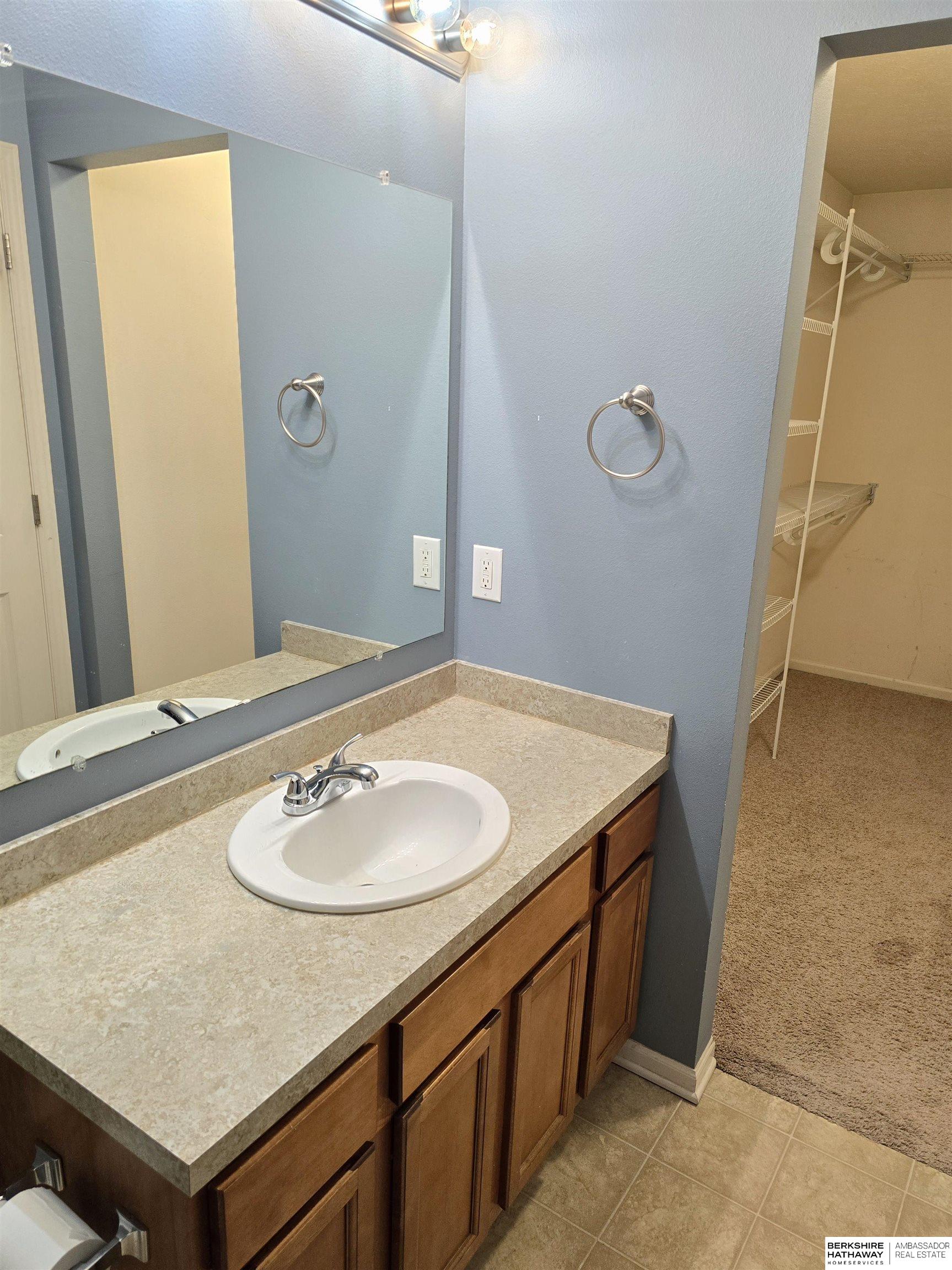 Lincoln, Nebraska 68524, United States, 4 Bedrooms Bedrooms, ,4 BathroomsBathrooms,Residential,Active,84167