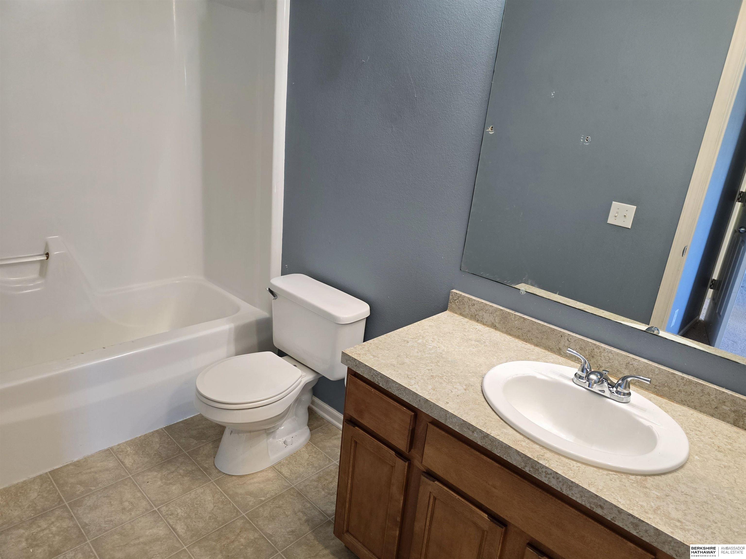 Lincoln, Nebraska 68524, United States, 4 Bedrooms Bedrooms, ,4 BathroomsBathrooms,Residential,Active,84167