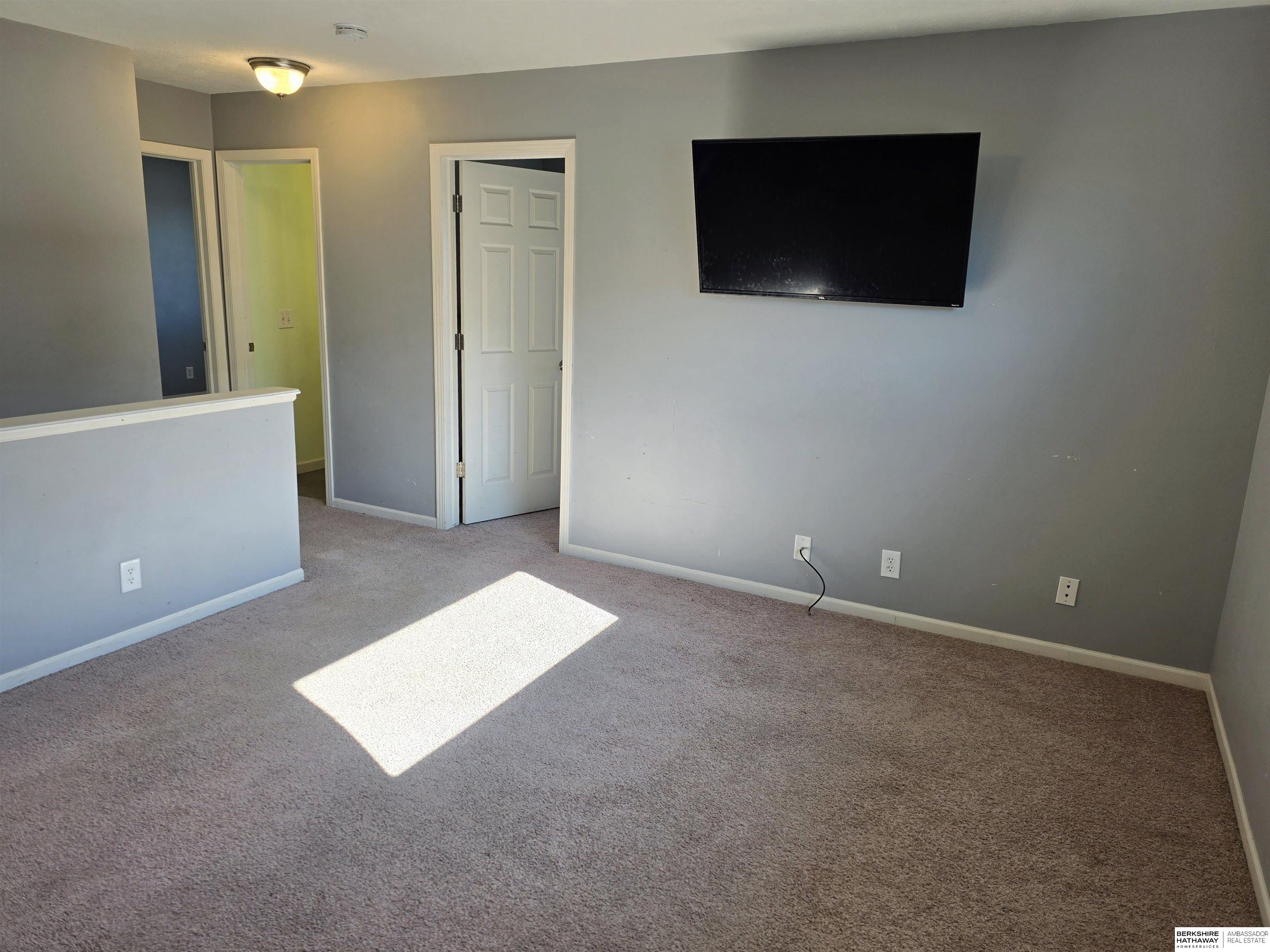 Lincoln, Nebraska 68524, United States, 4 Bedrooms Bedrooms, ,4 BathroomsBathrooms,Residential,Active,84167